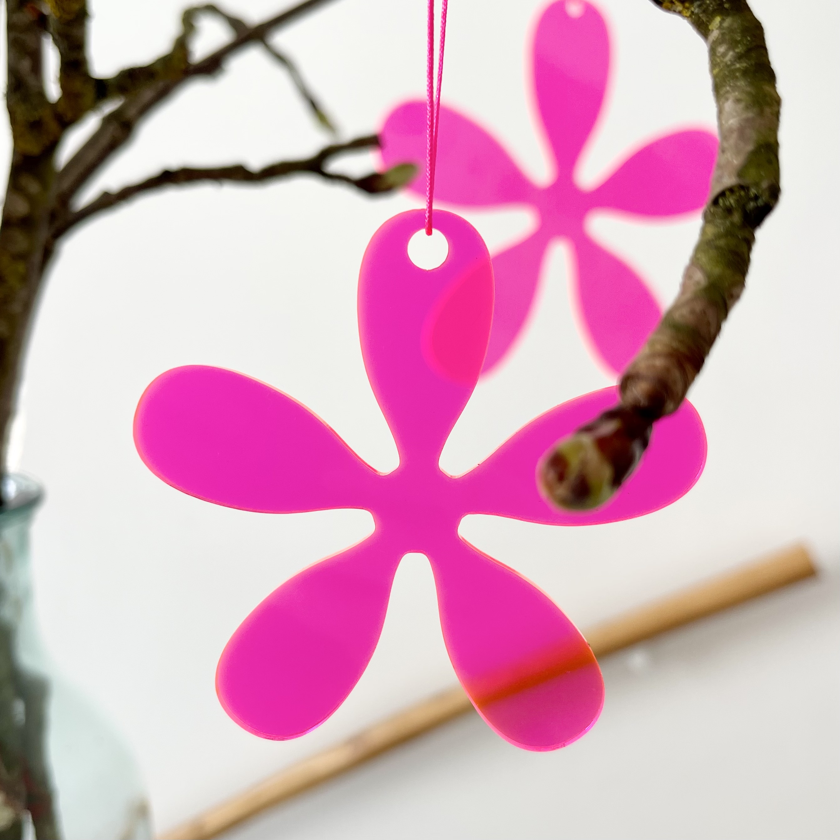 Hänger Blume 9cm Neon Pink 5 blättrig