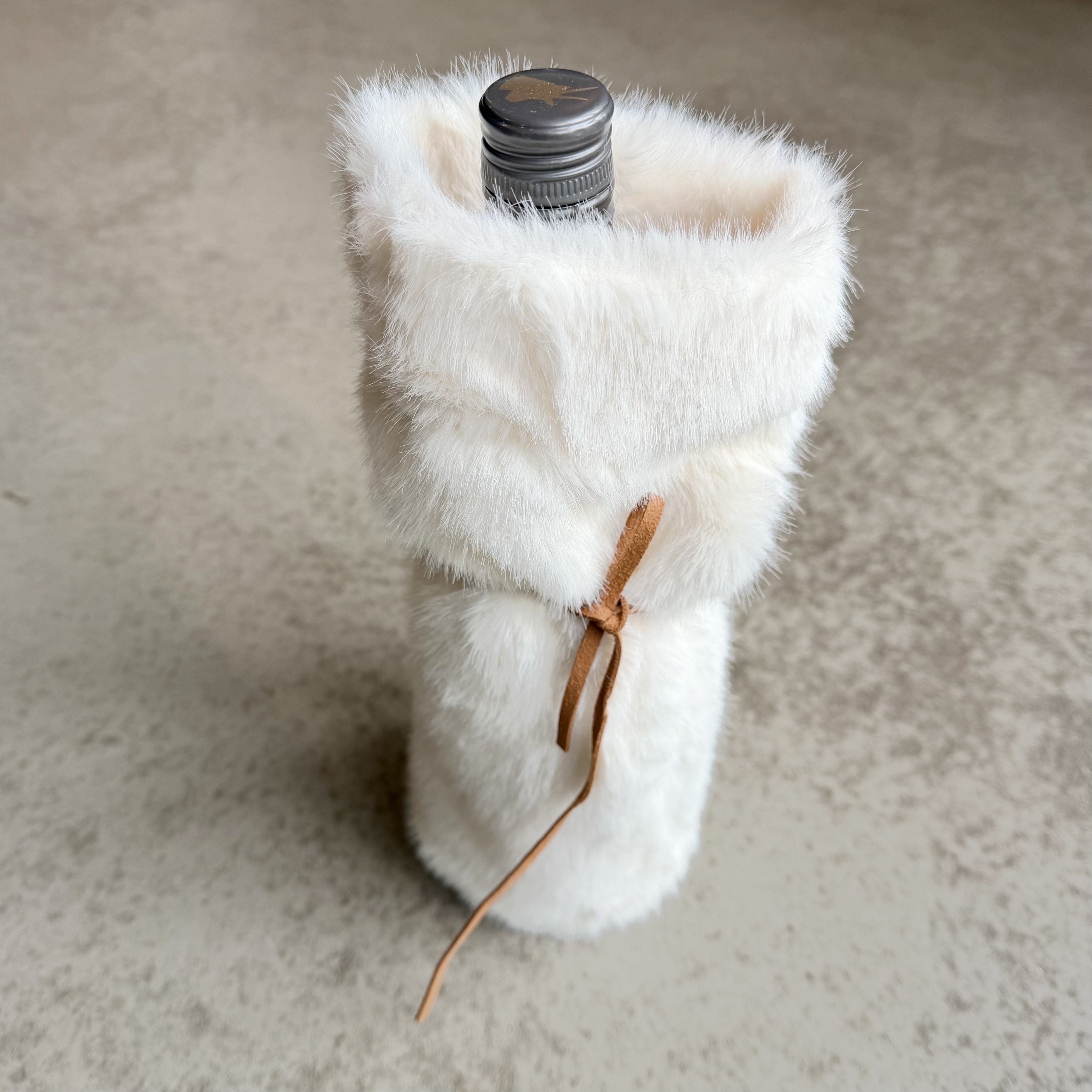Kunstfell Flaschentasche, 15 mal 30cm, creme
