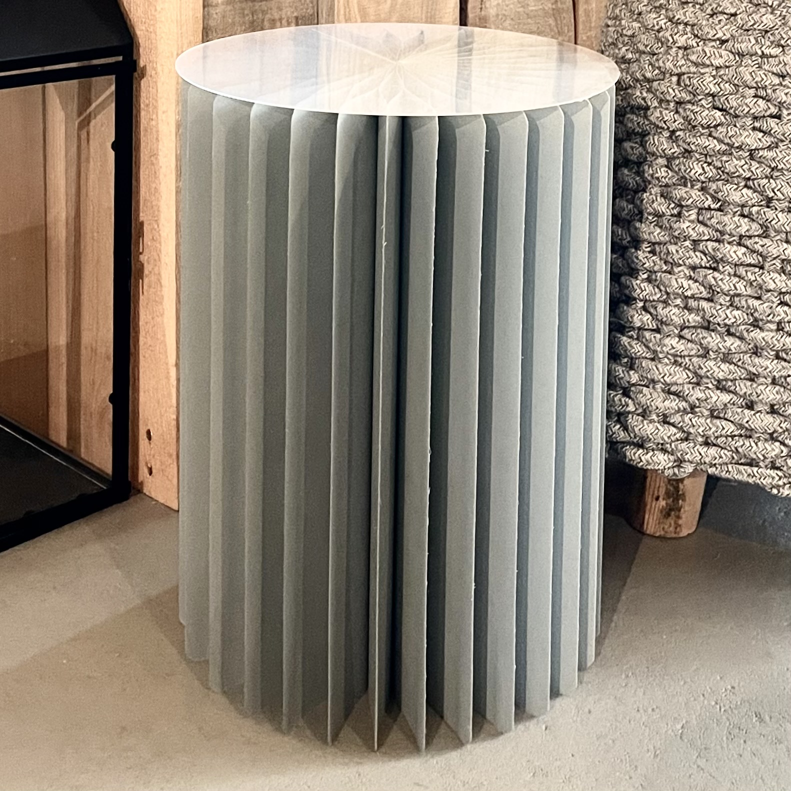 Papier-Säule D30cm, H40cm, faltbar grau mit Plexiglasplatte