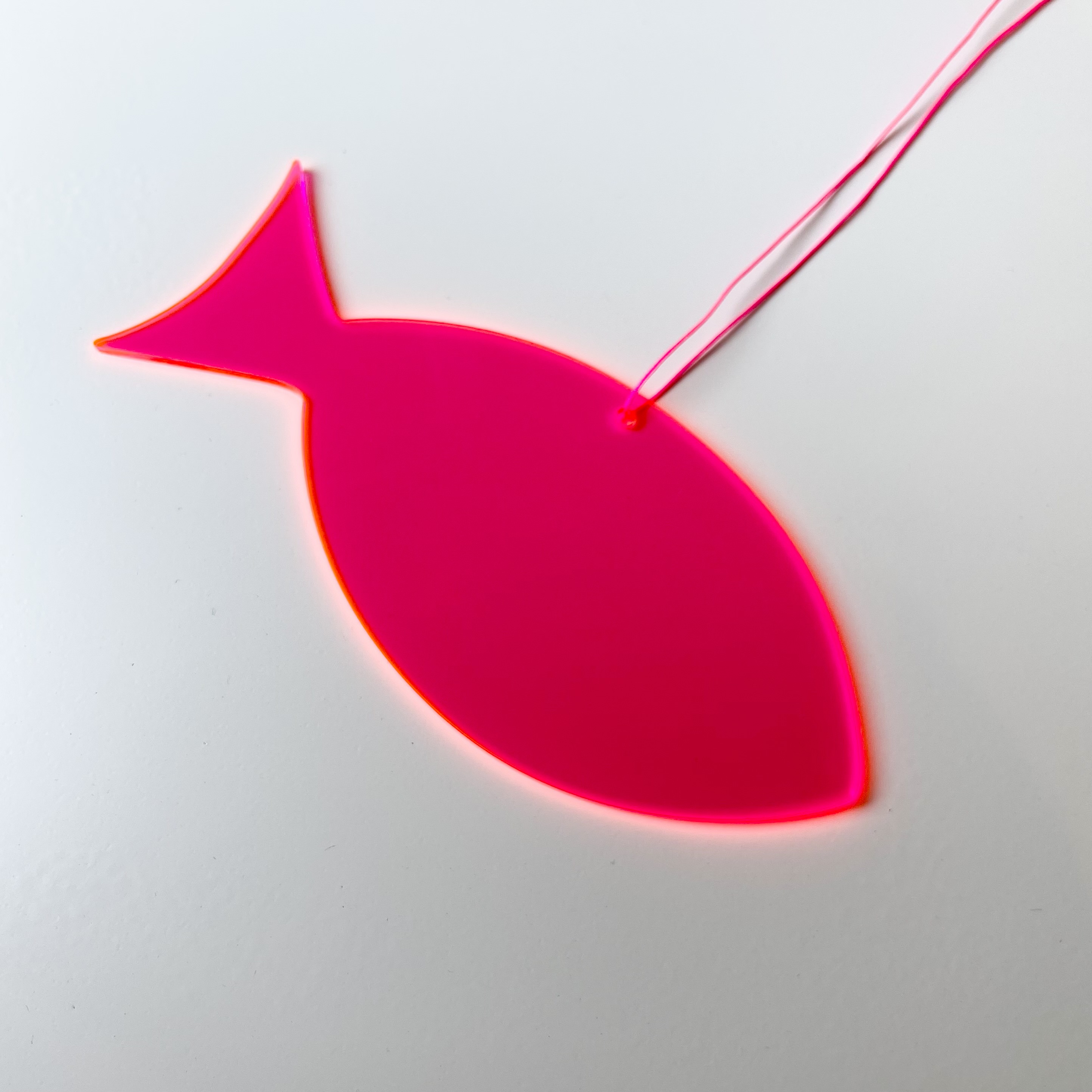 Hänger Fisch 20cm Neon Pink