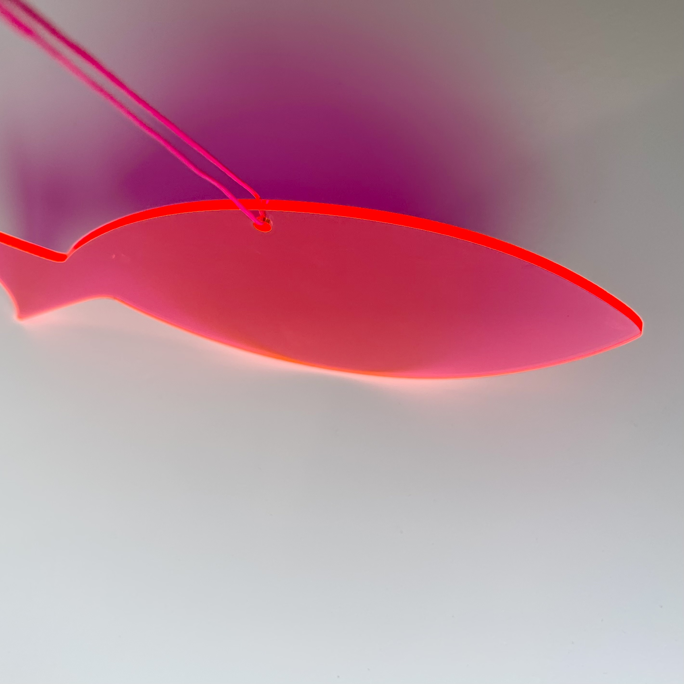 Hänger Fisch 20cm Neon Pink