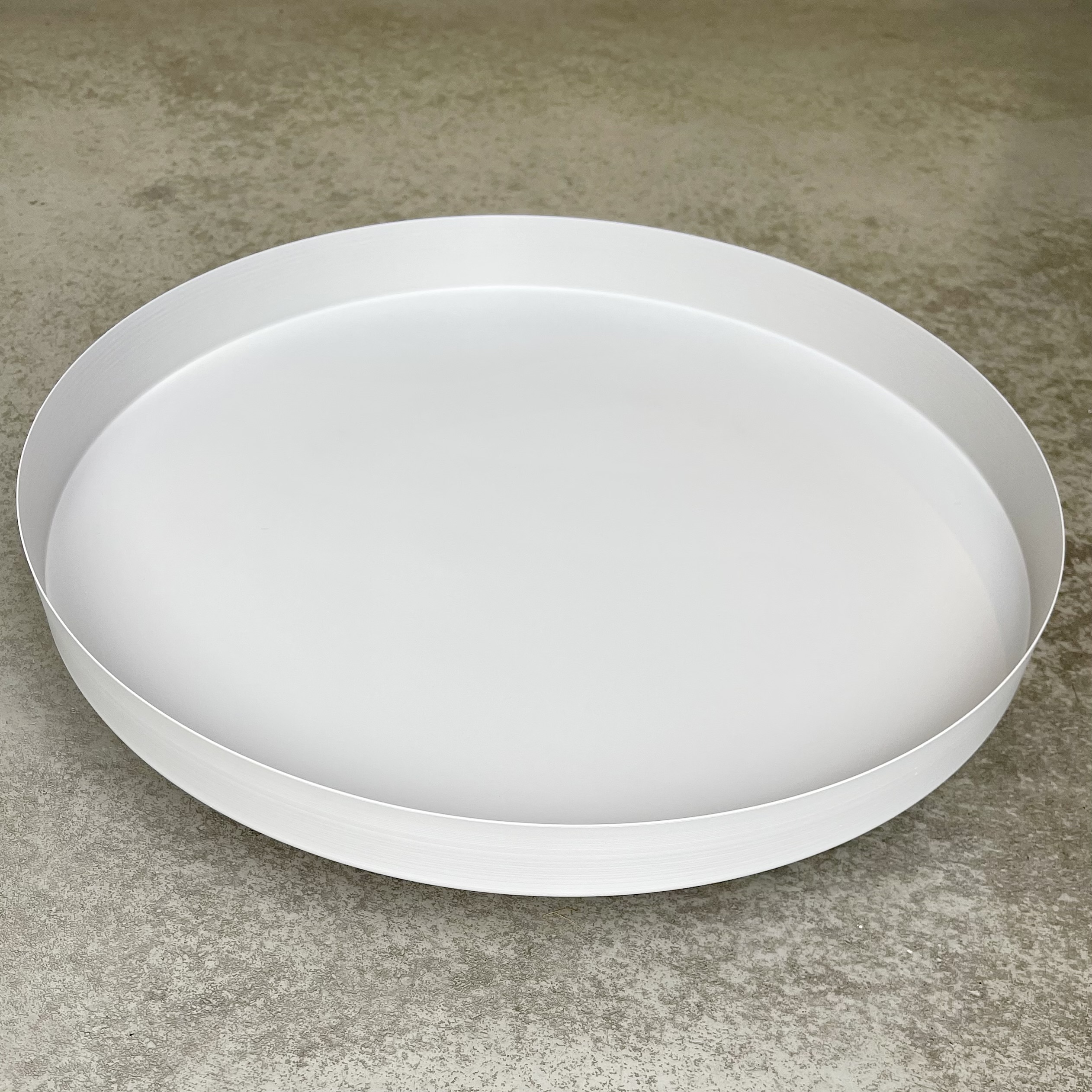 Metall-Tablett "Erik" auf Fuß D50cm, taupe
