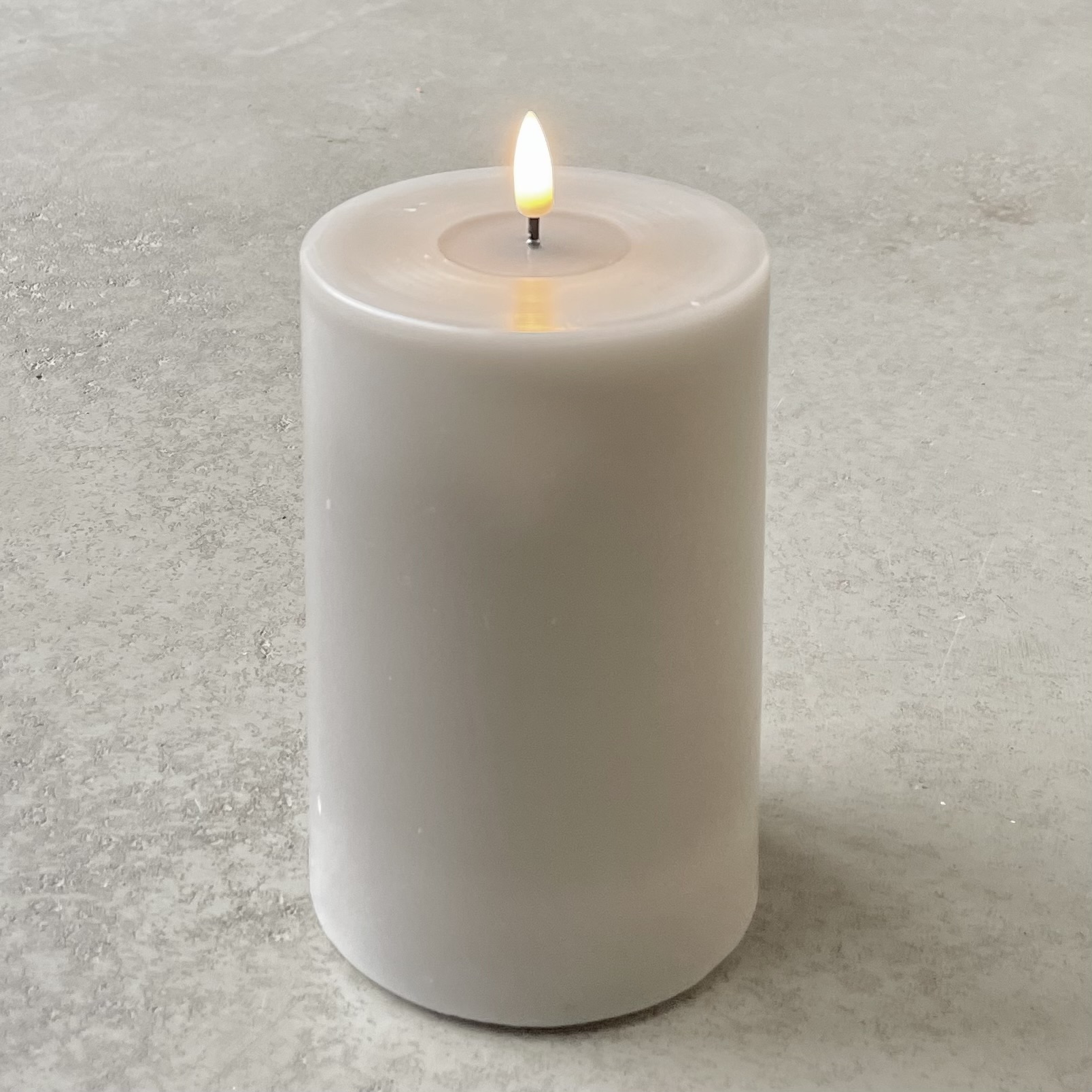 LED-Stumpenkerze H15cm, B10cm, sand