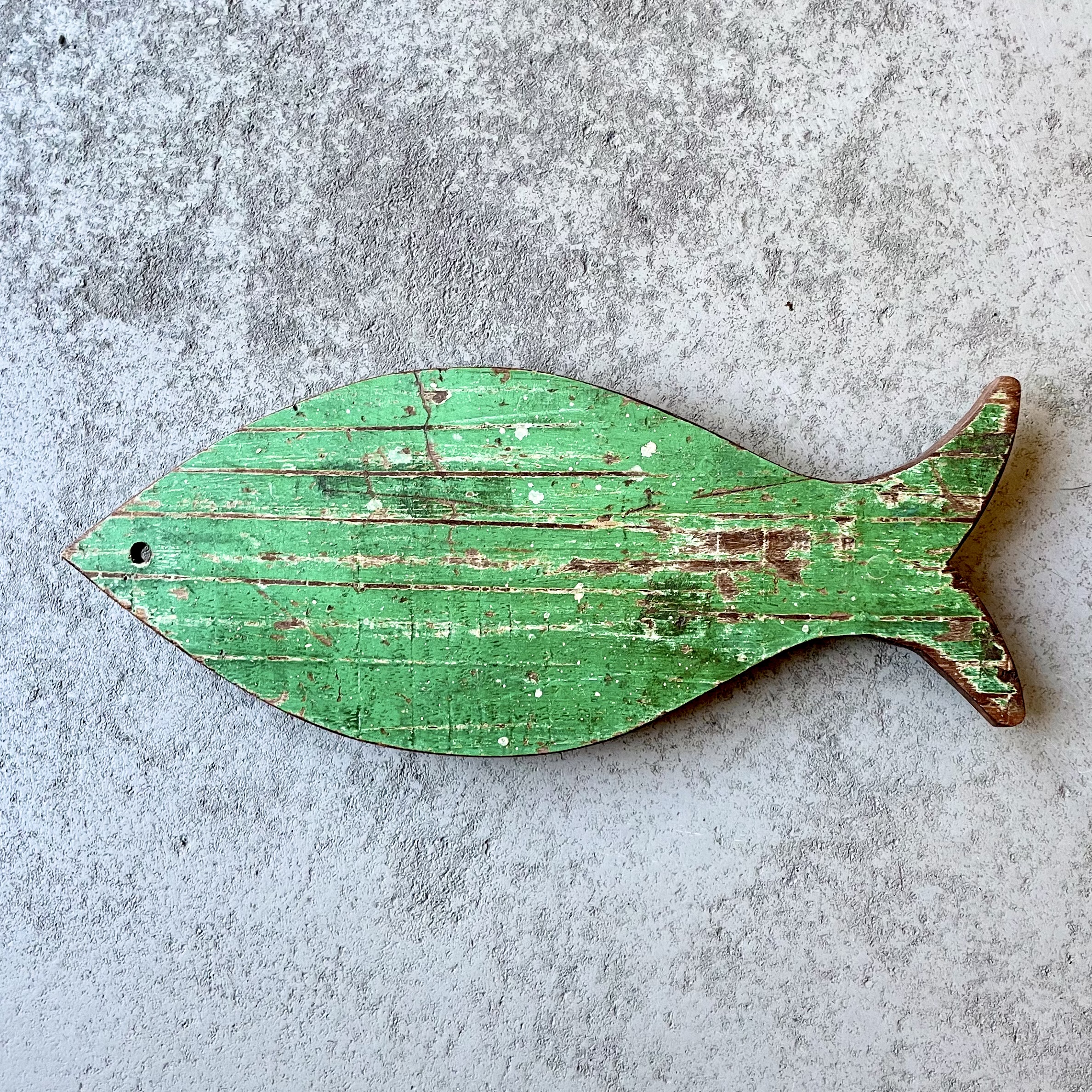 Tablett/Untersetzer "Fisch" aus Altholz L48cm, grün/braun