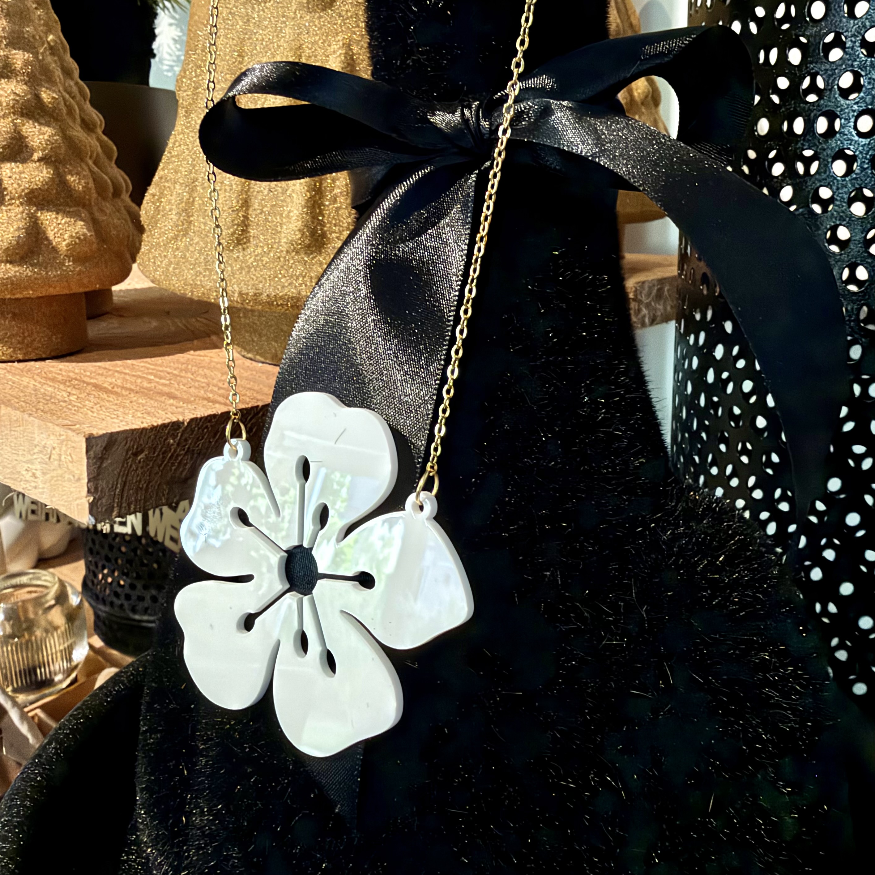 Halskette Hibiskus, Weiß, Kette Gold