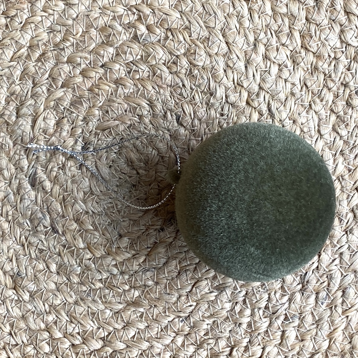 Kst.Kugel "Tasko" moosgrün 6cm