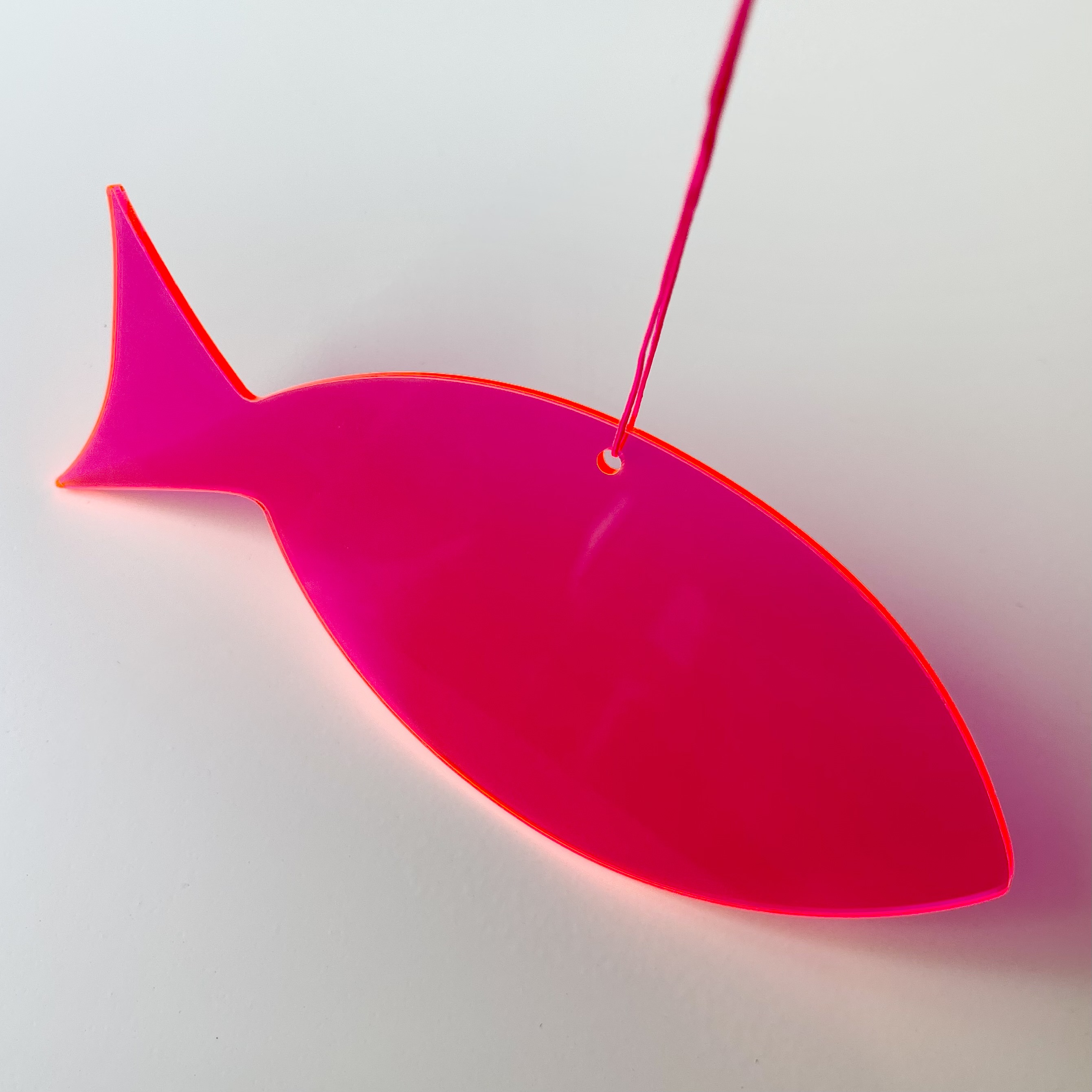 Hänger Fisch 20cm Neon Pink