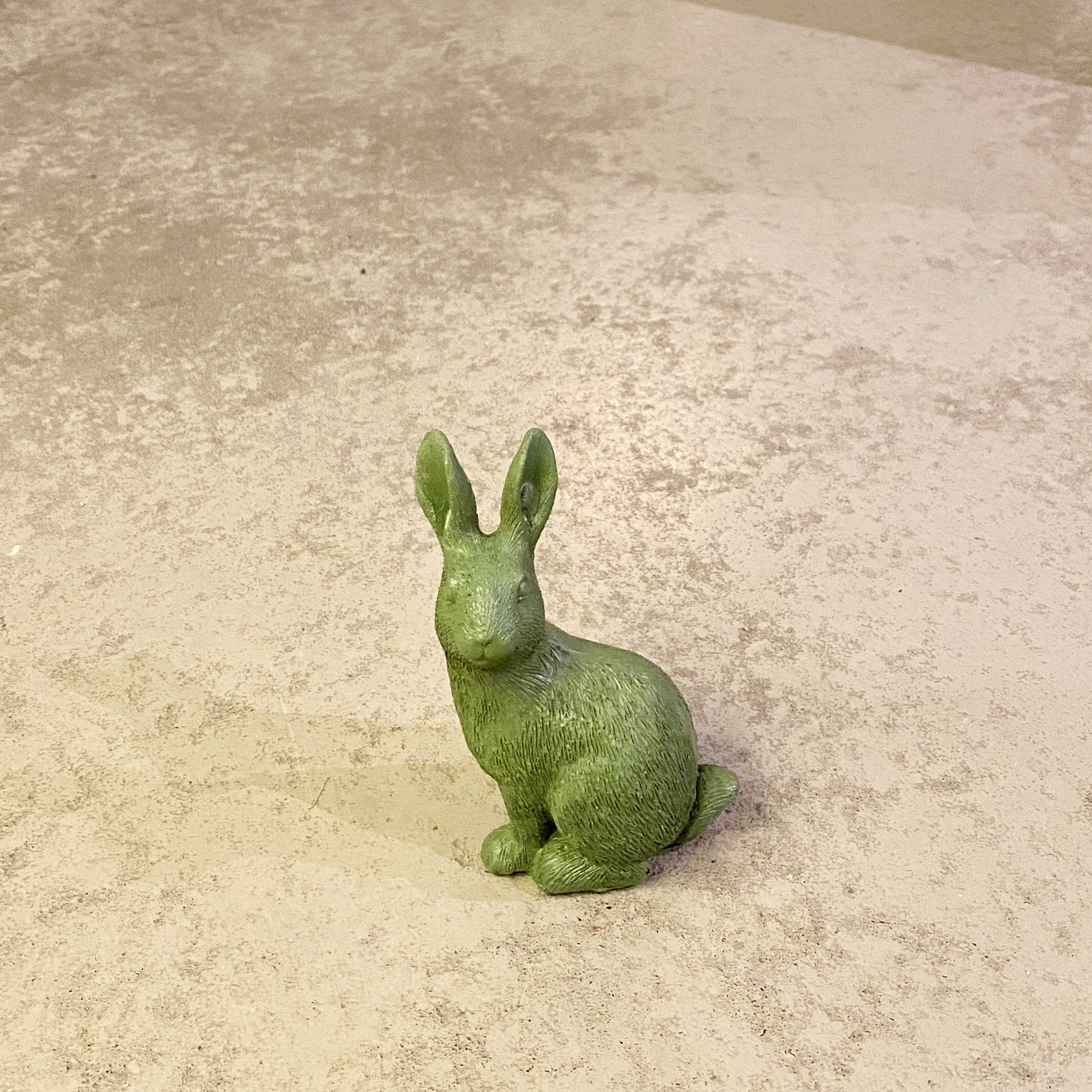 Poly-Hase "Hopps" H11cm, grün