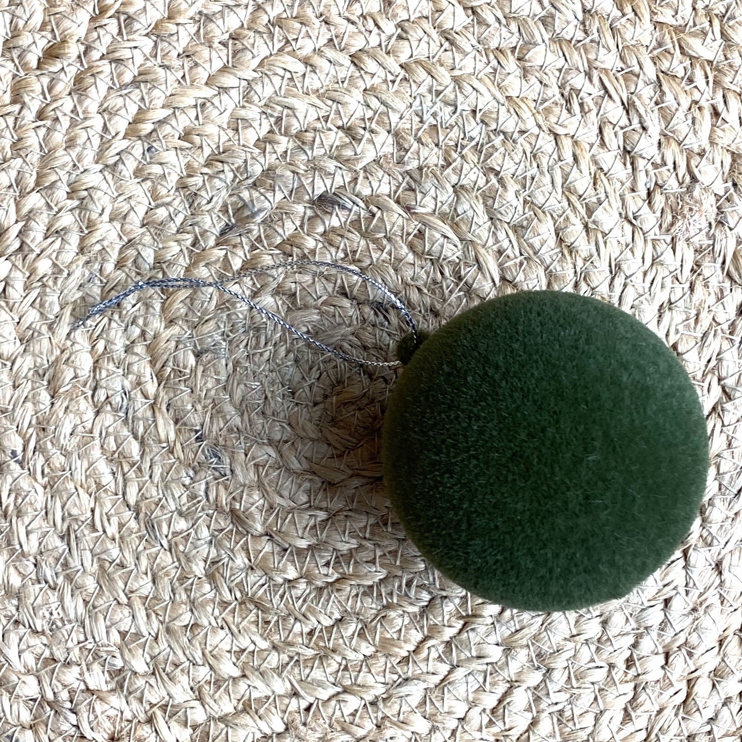 Kst.Kugel "Tasko" dunkelgrün 6cm