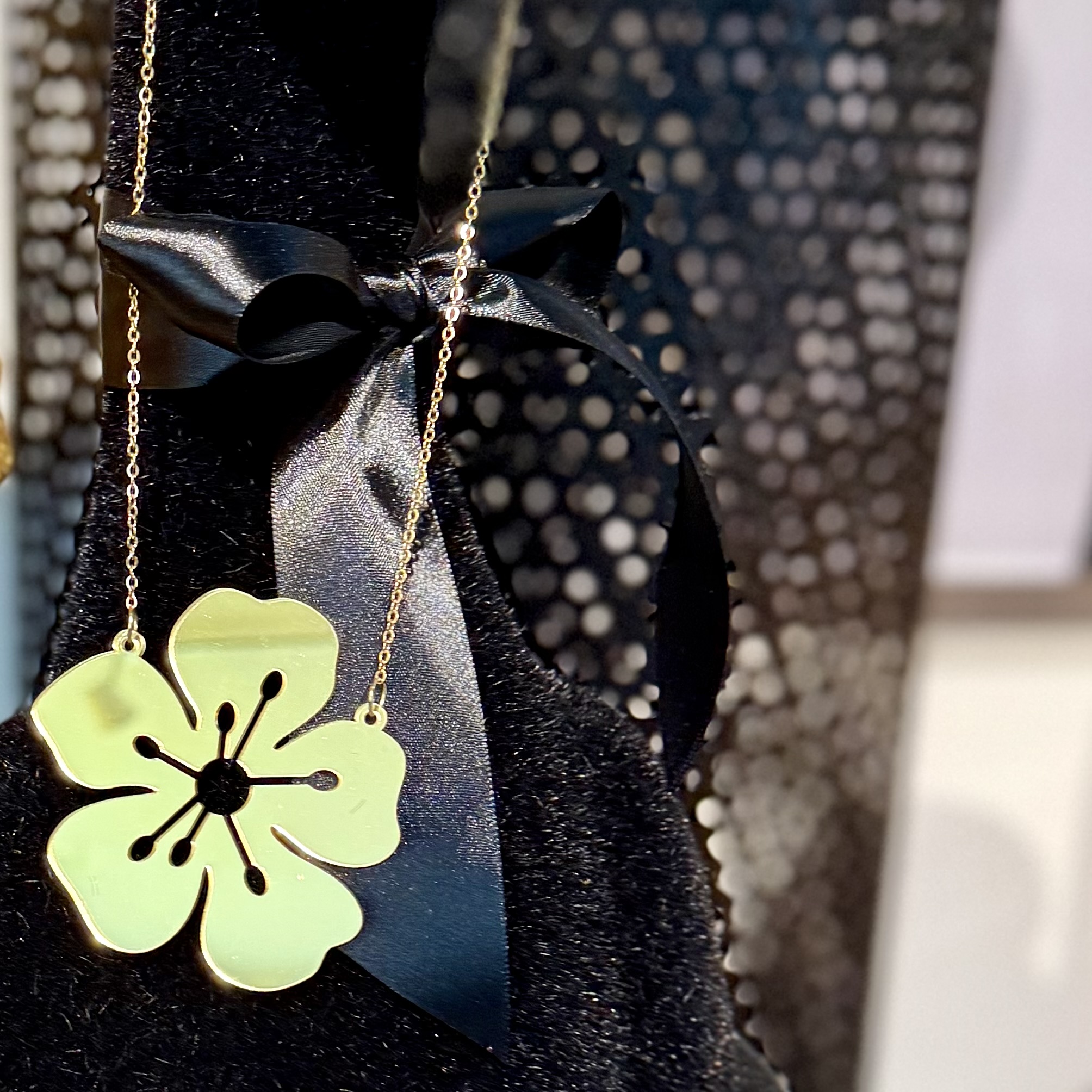 Halskette Hibiskus, Spiegelgold, Kette Gold