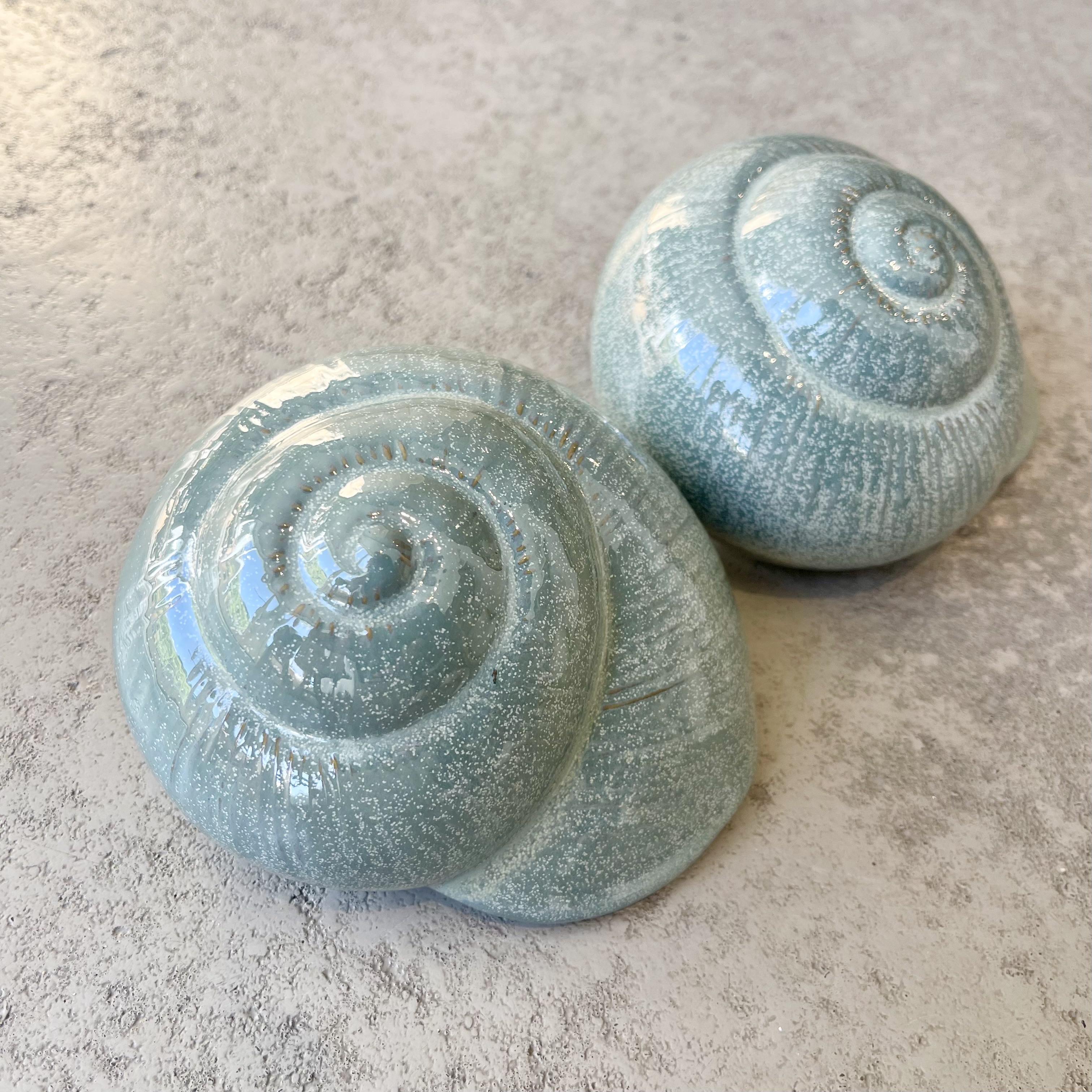 Ker.Muschel"Merle",D13H9cm, blau-grau