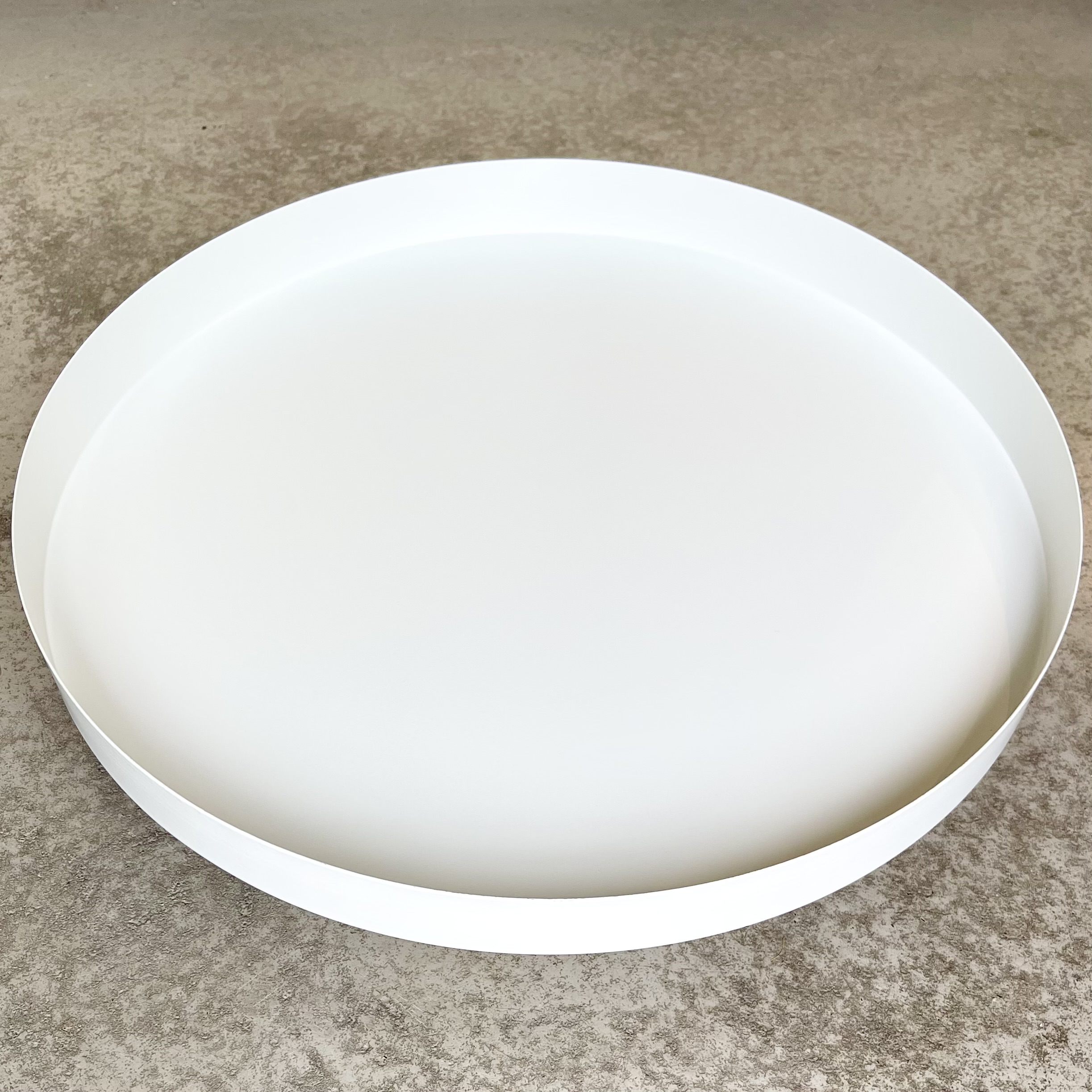 Metall-Tablett "Erik" auf Fuß D50cm, creme