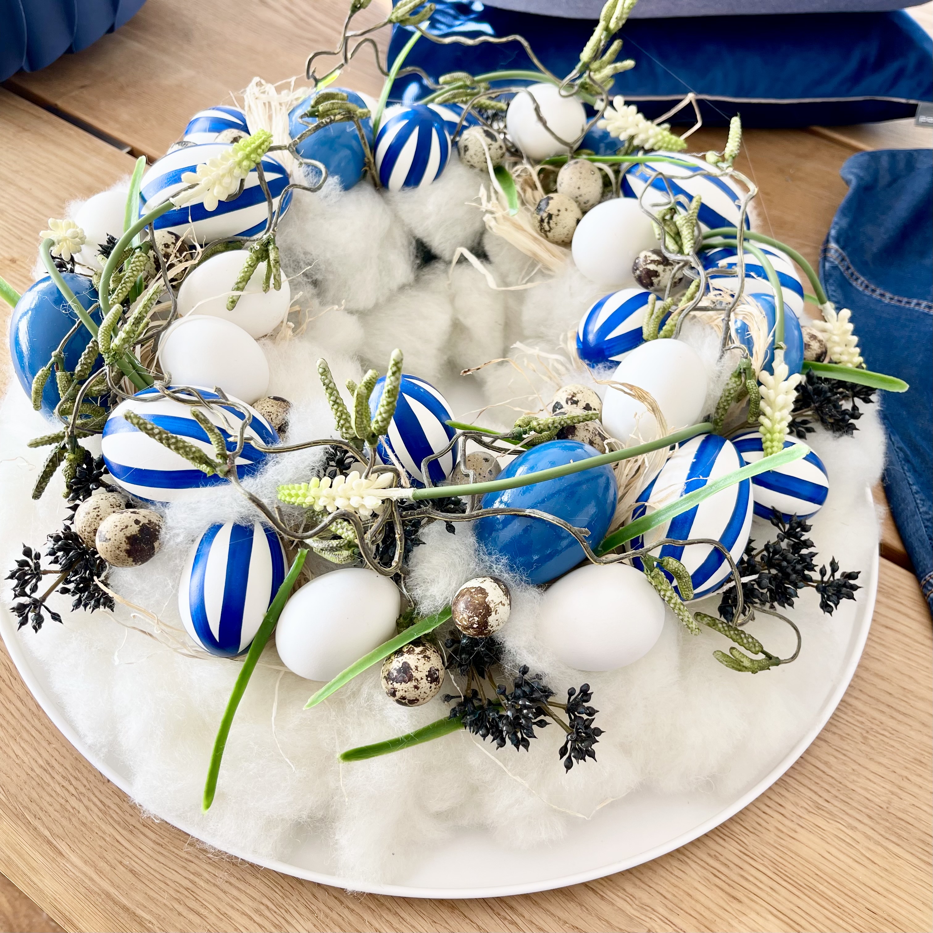 Osterkranz blau weiß