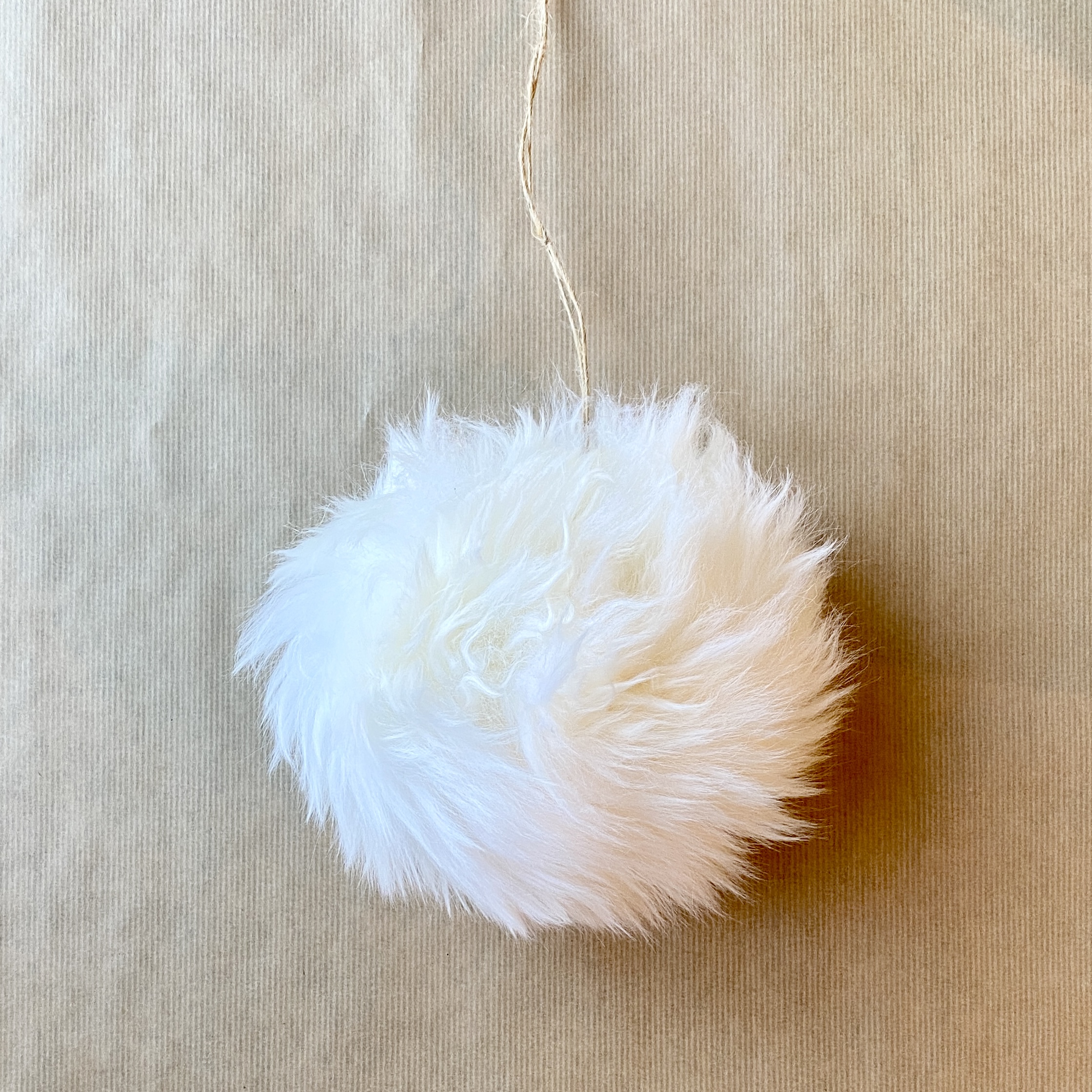 Lammfell "Schneeflocke" D16cm, offwhite