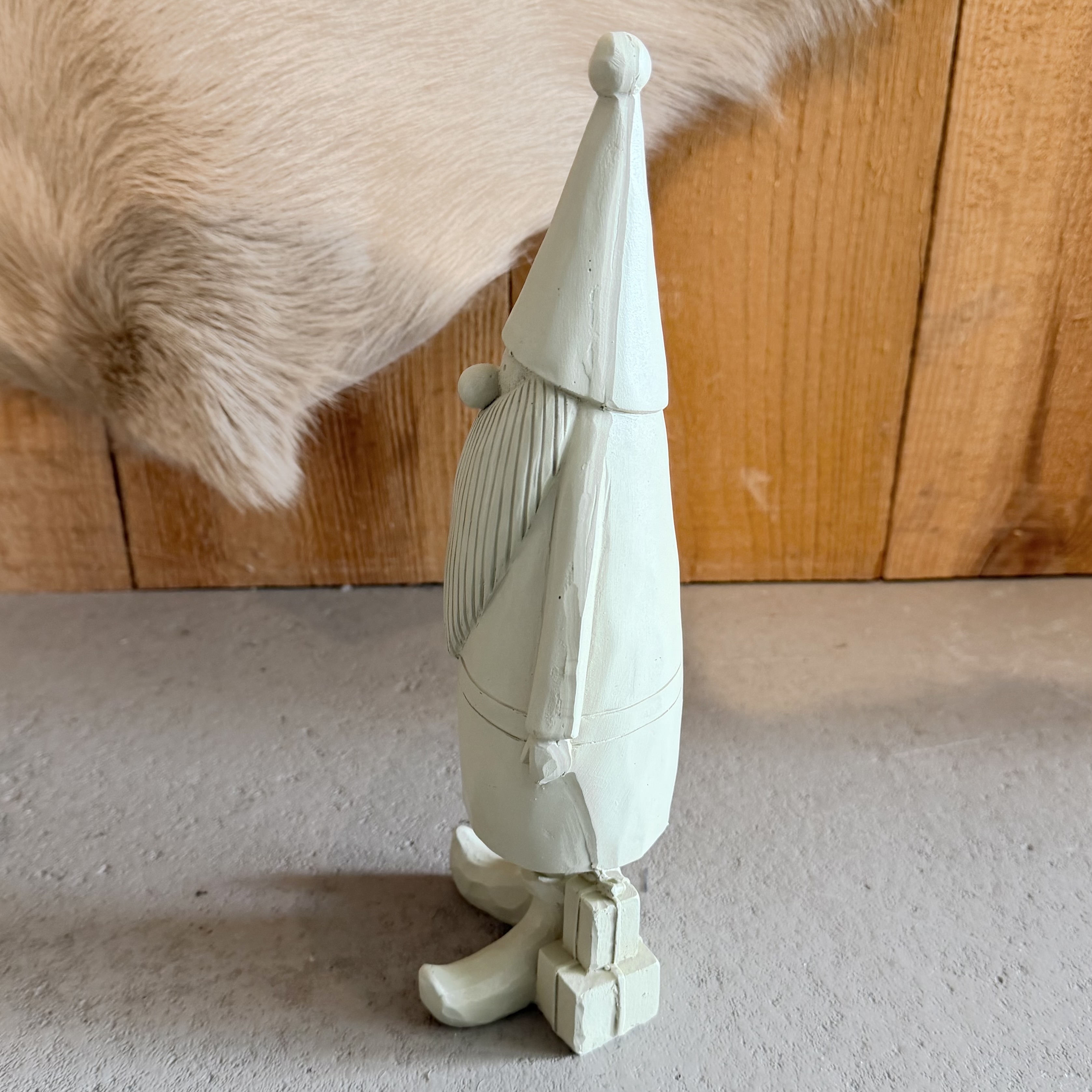 Poly Santa "Gino" Geschenk, H27cm, grün