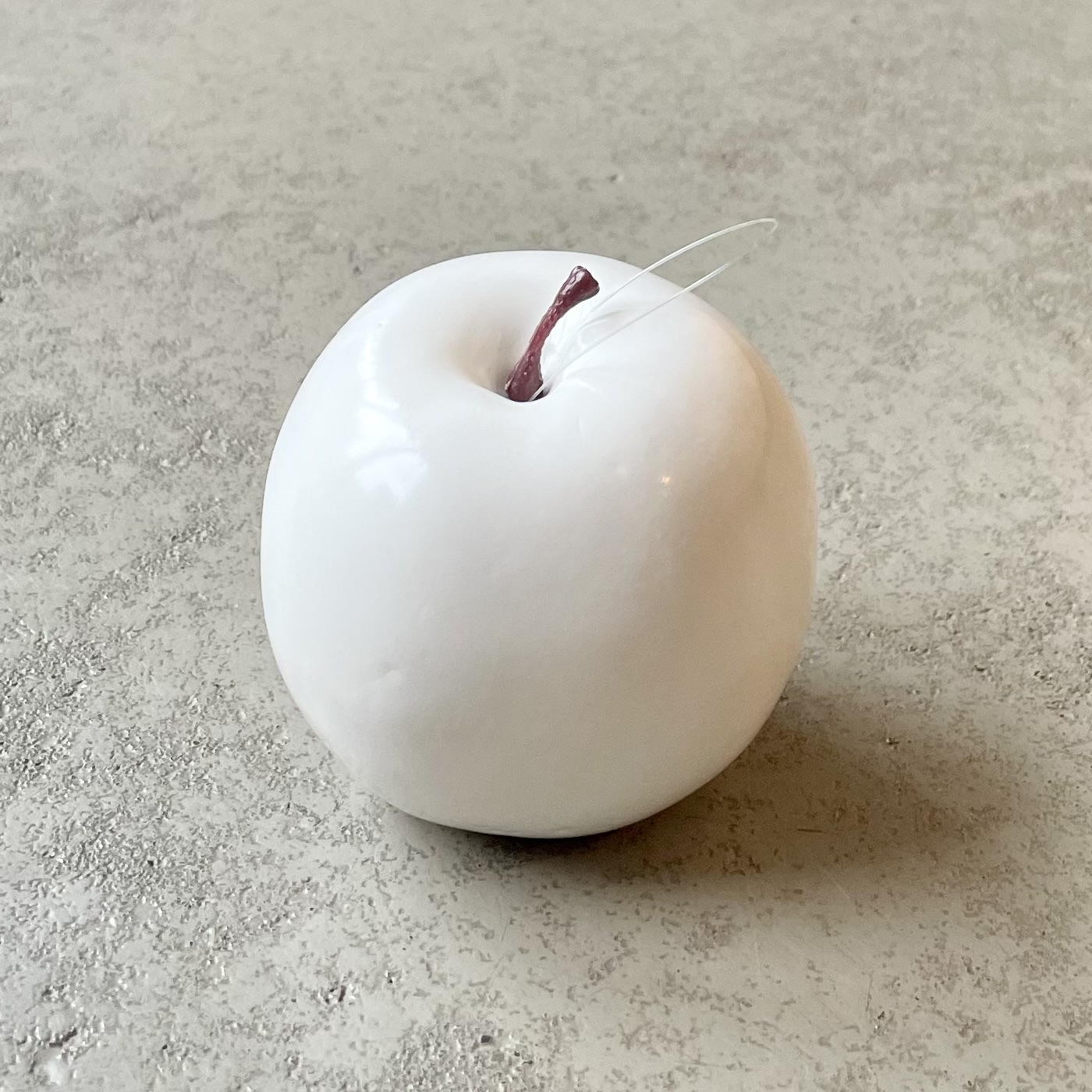 Kunst-Apfel gelackt D8cm, weiß