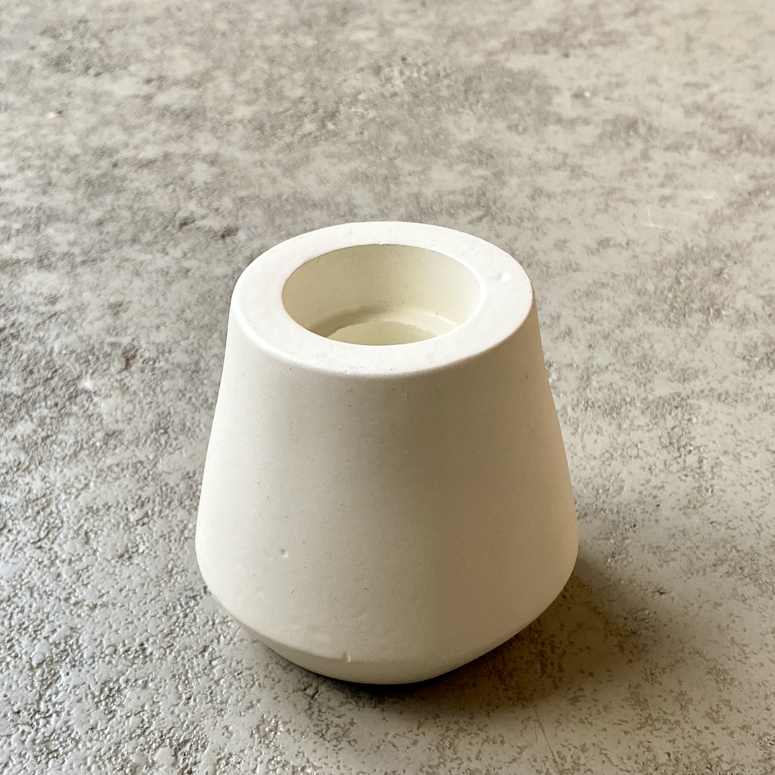 Kerzenständer XL Kumo S, cremeweiß