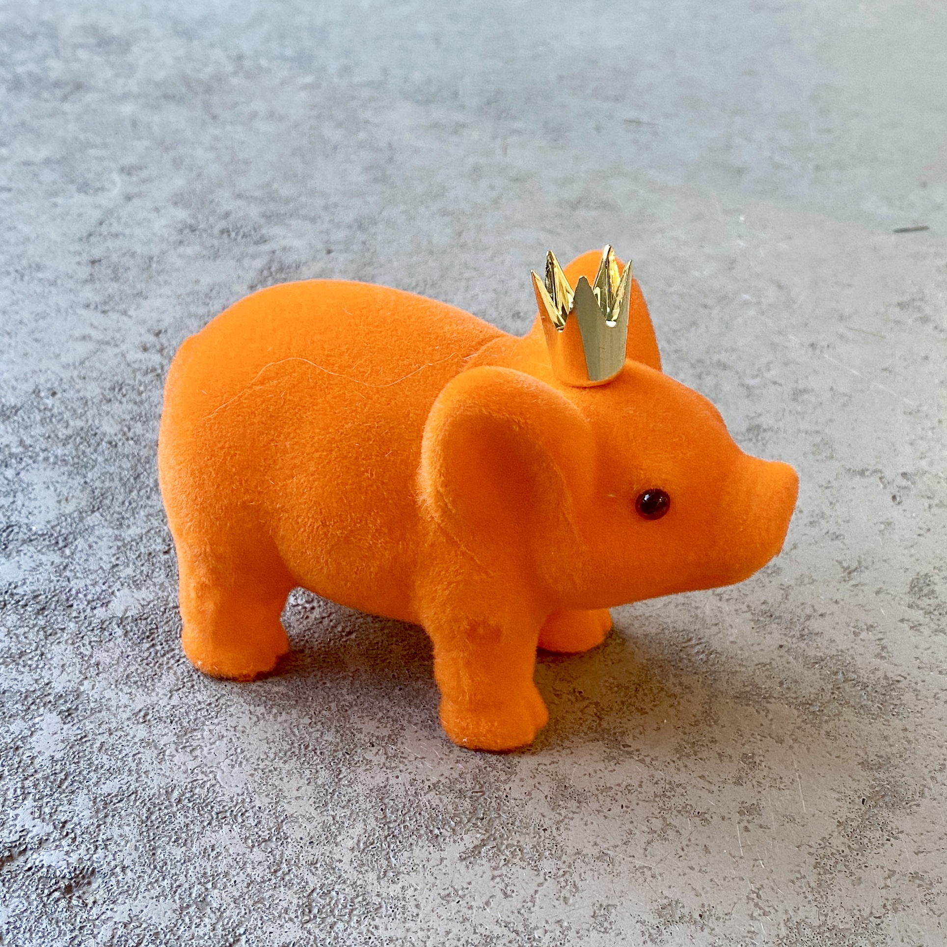 Kst. Schwein "Tasko" mit Krone H12cm, orange