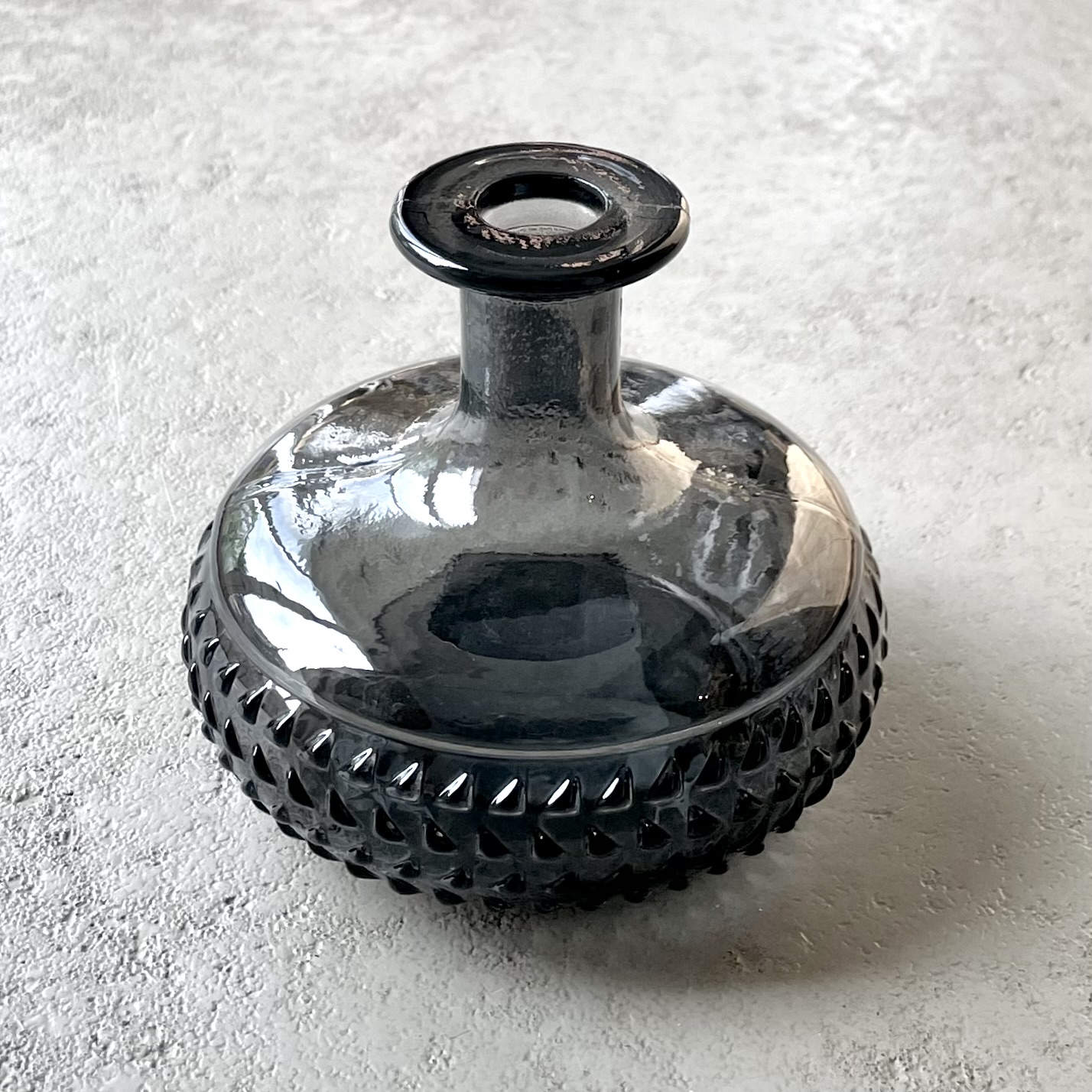 Kleine Vase "I'm 100% recycled" in Schwarz H12cm