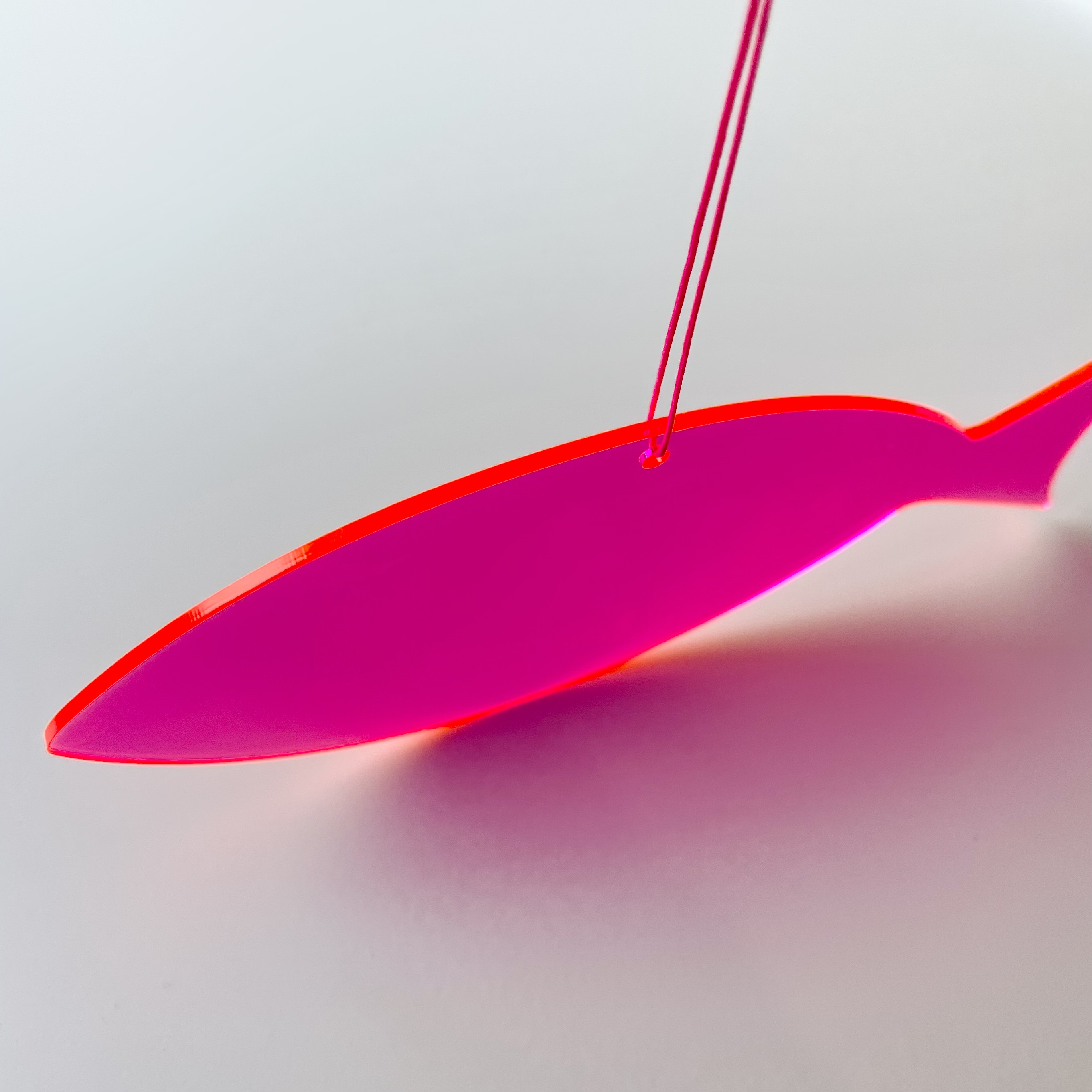 Hänger Fisch 20cm Neon Pink