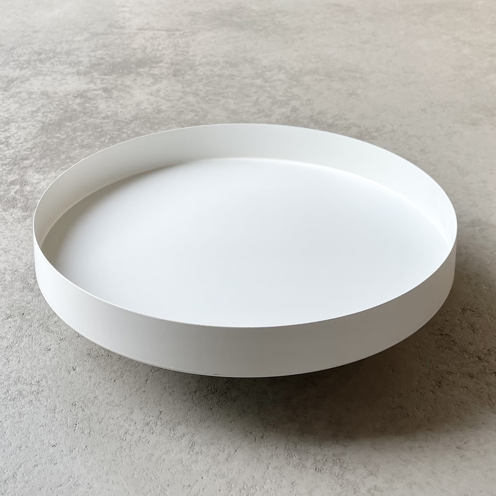Metall-Tablett "Erik" auf Fuß D40cm, creme