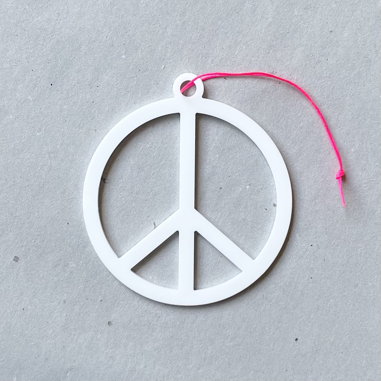 Peace-Zeichen aus Kunststoff D8cm, weiß