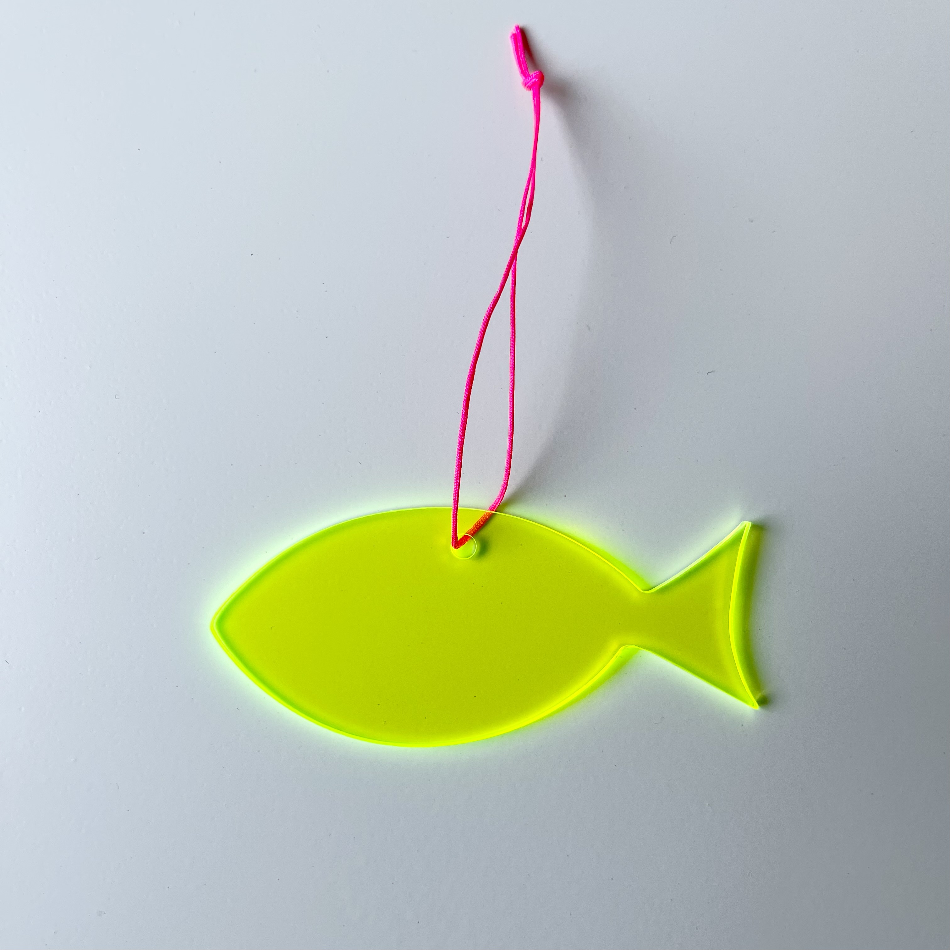 Hänger Fisch 9cm Neon Gelb