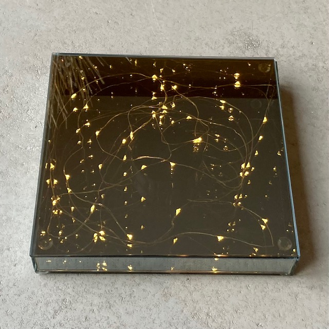 Box Mit Led LED-Glasbox mit Deckel in Anthrazit mit Spiegelboden