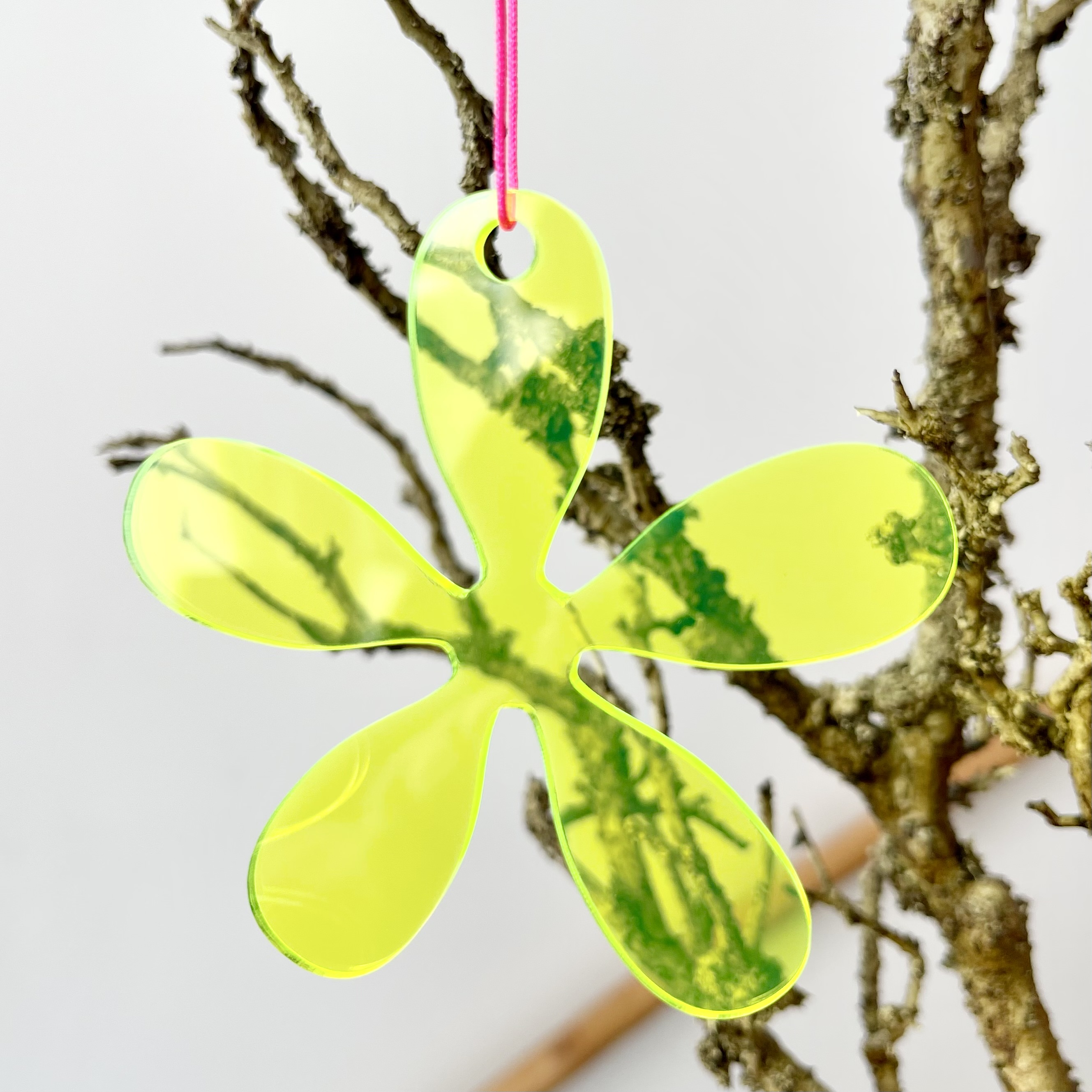 Hänger Blume 9cm Neon Gelb 5 blättrig