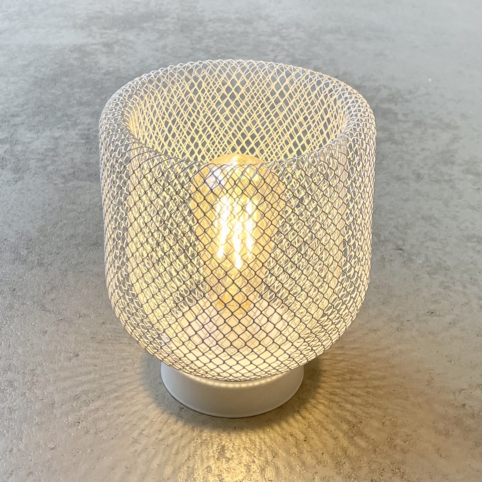 LED-Lampe "Grid" zum Stellen D19cm, weiß