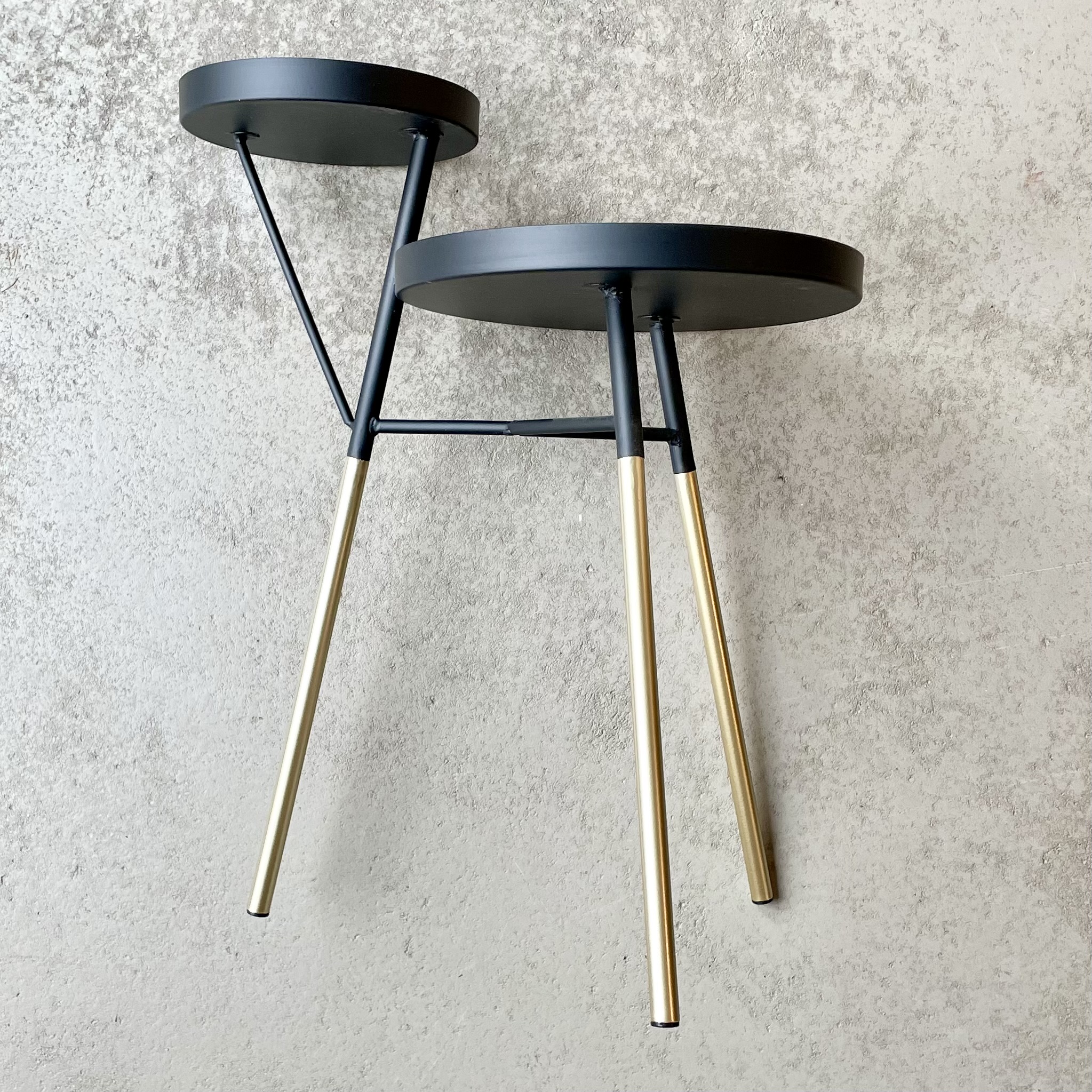 Metall-Tisch mit 2 Platten H56cm, schwarz/gold
