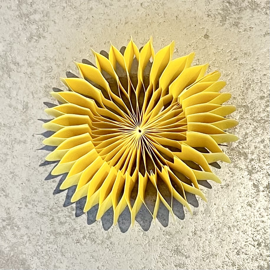 Pap.Sockel"Dacia",D22H10cm,gelb