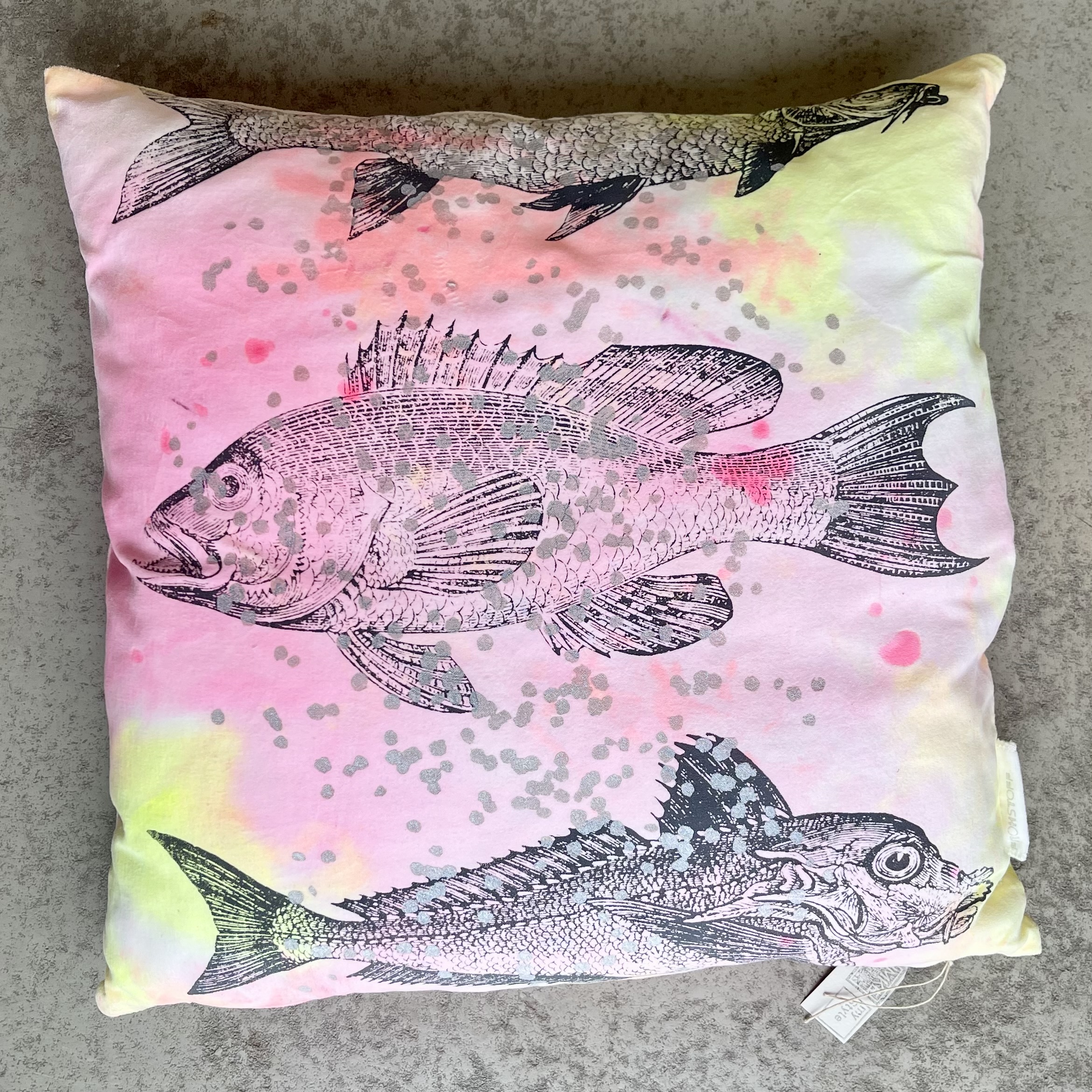 Atelier-Kissen mit Füllung 50x50cm "Fische"schwarz, silber Punkte, rosa/pink/neonorange