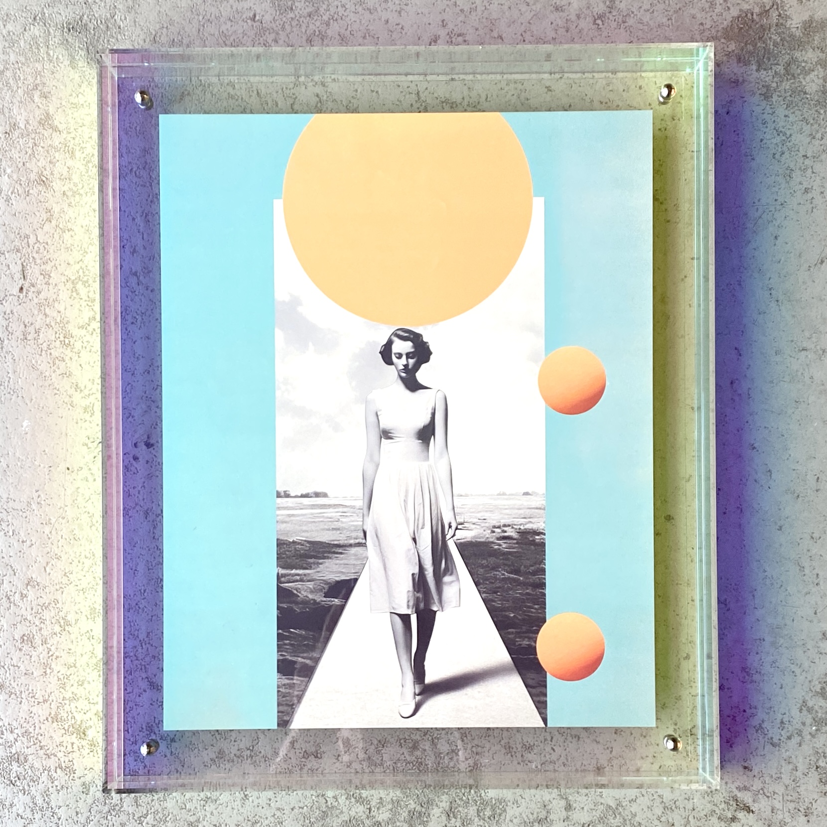 Bilderrahmen Acryl "Frau am Meer" 24x30cm, clear-rainbow