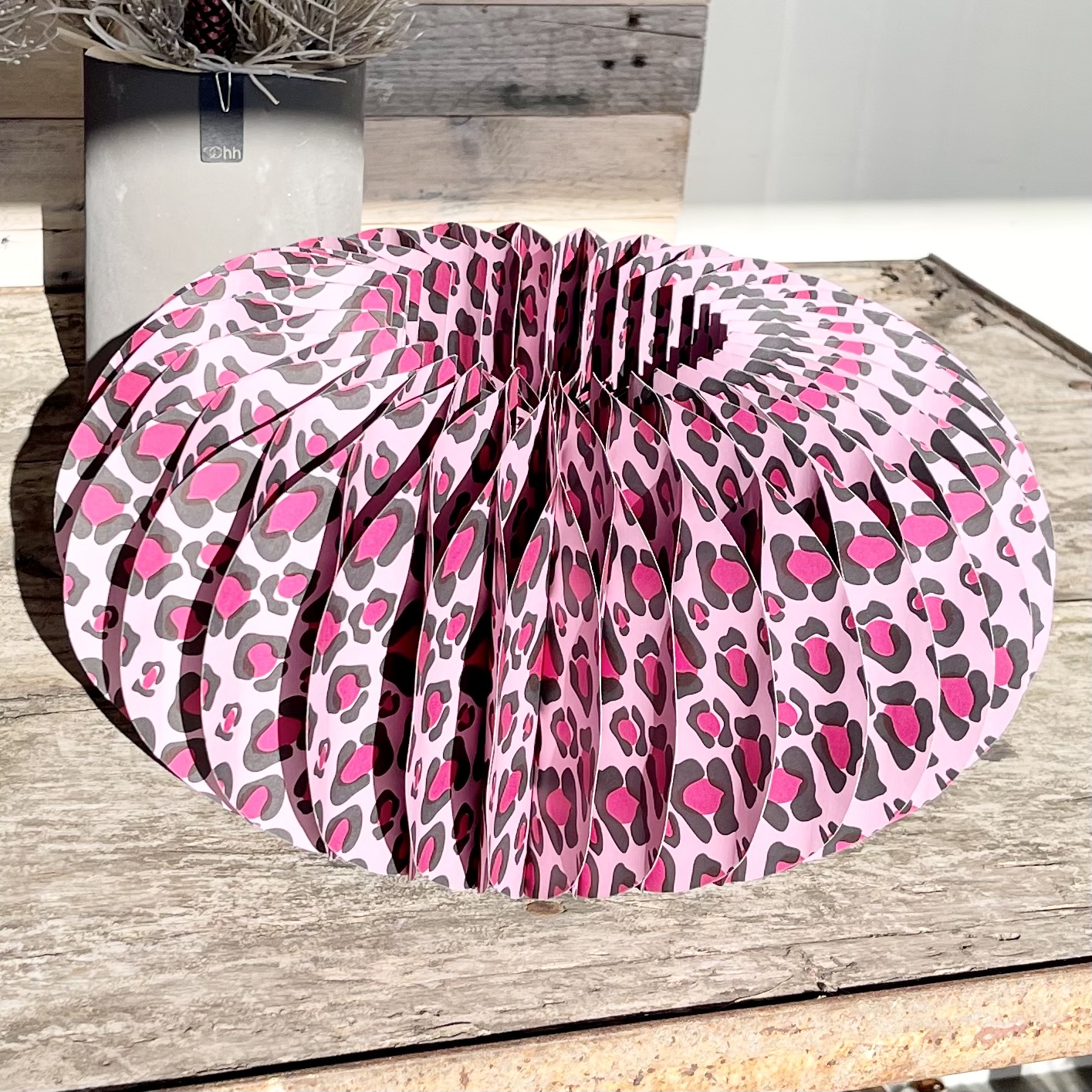 Pap.Sockel"Dacia",D39H17cm, Leo Pink