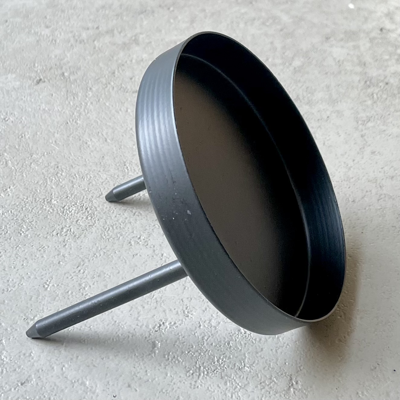 Metall-Kerzen-Halter/Stecker für Stumpenkerzen oder Windlichtgläser D10cm, schwarz