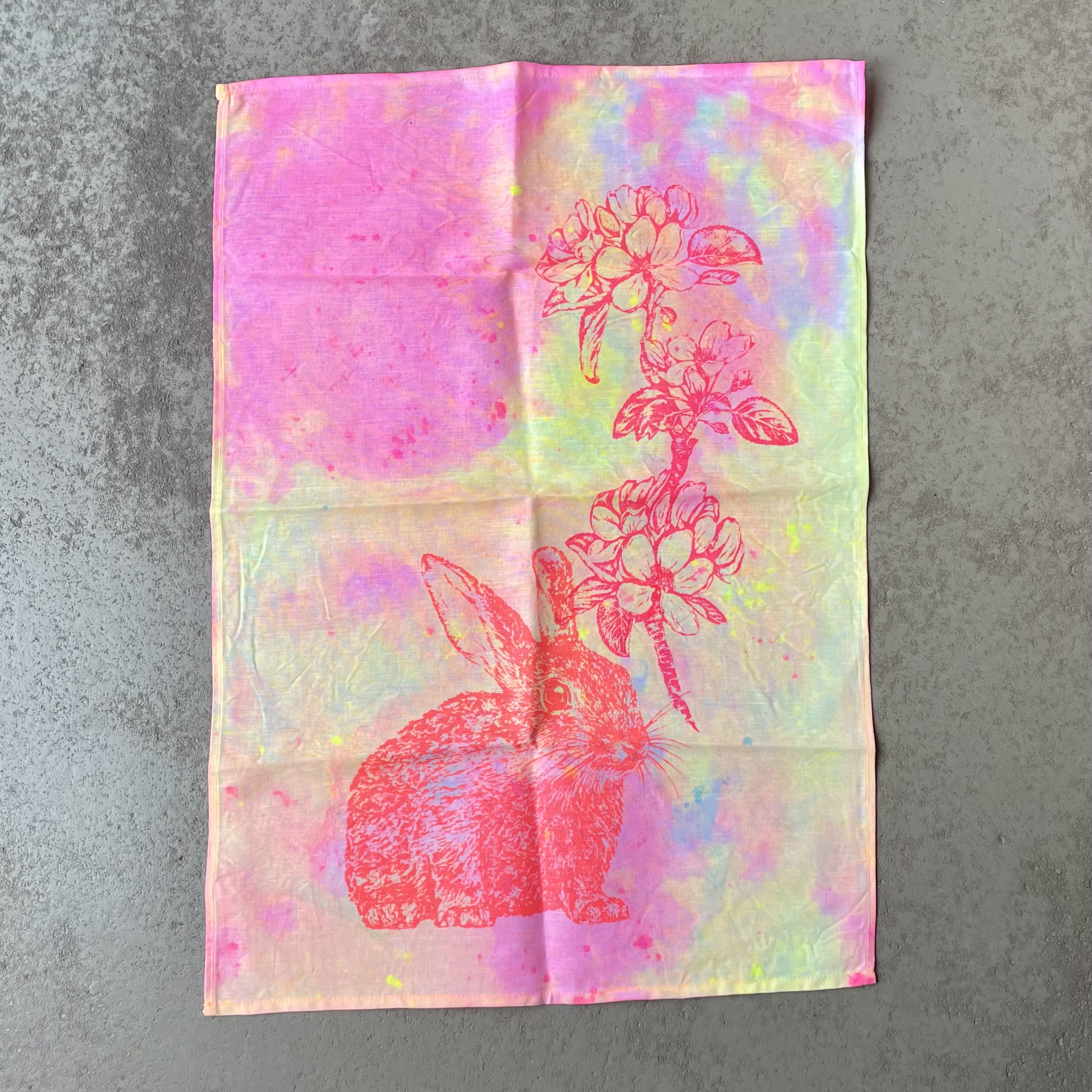 Atelier-Geschirrtuch "Hase 4" pink/multicolor