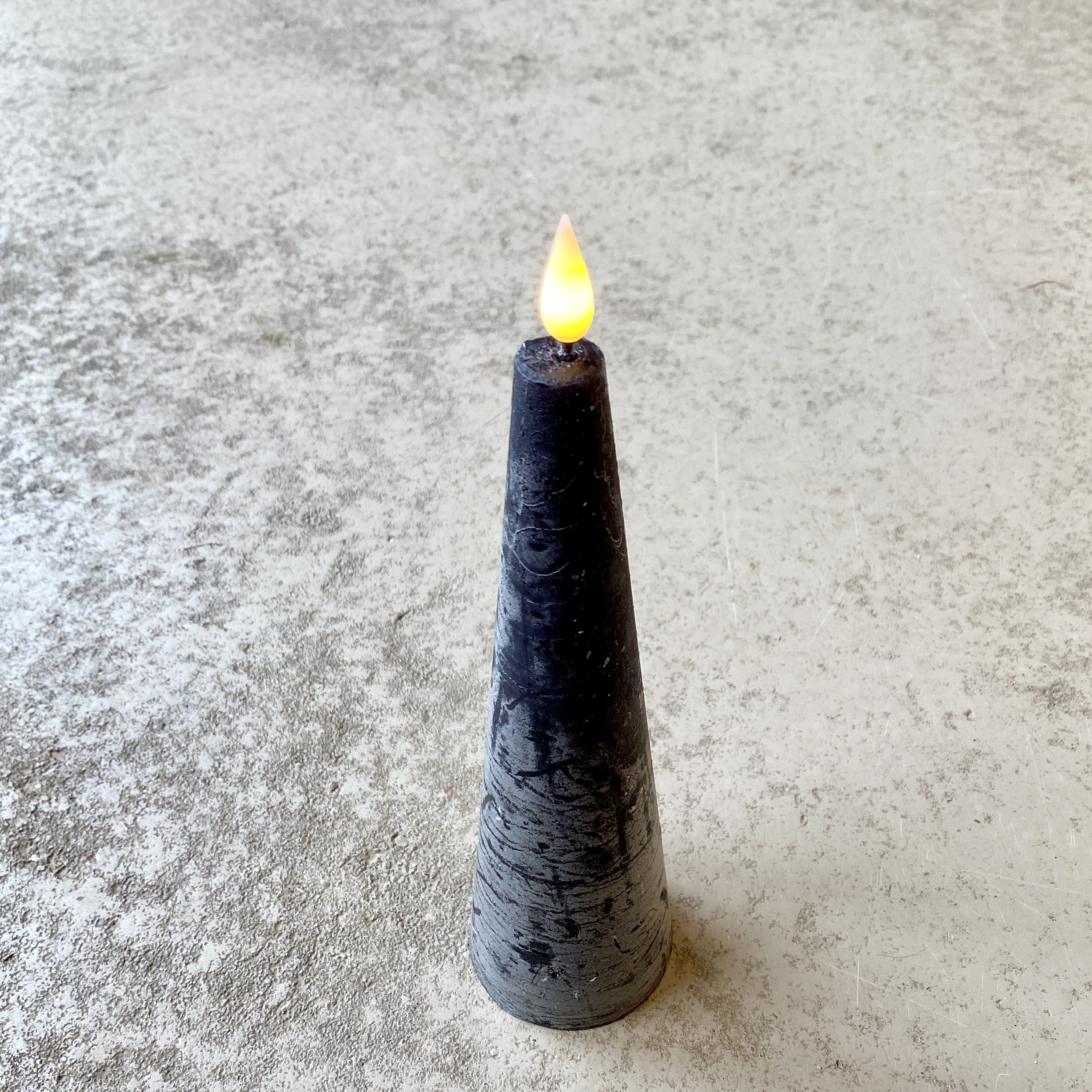 LED-Kerze Cone M H21cm, schwarz