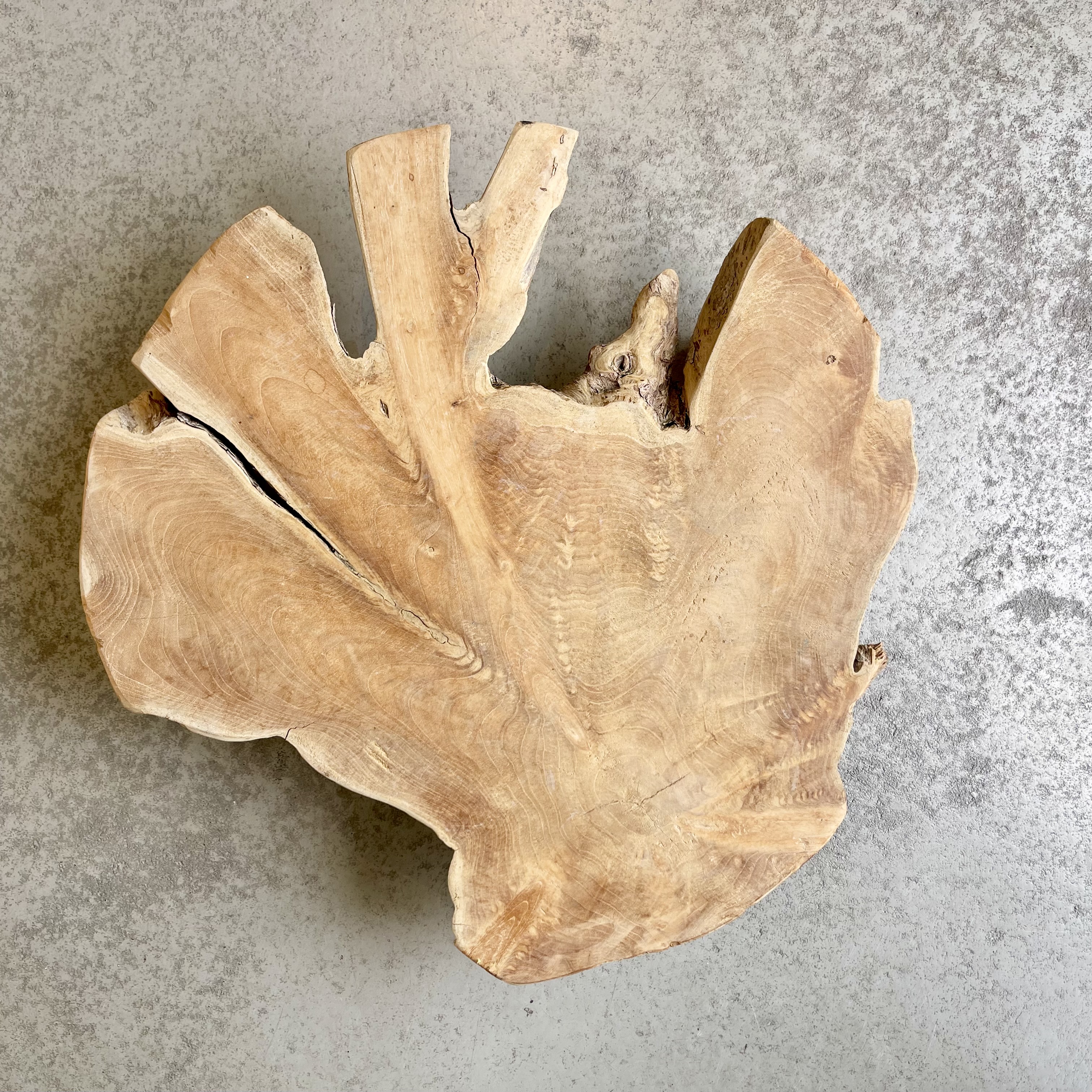 Gans im Kranz Grün auf Holztablett