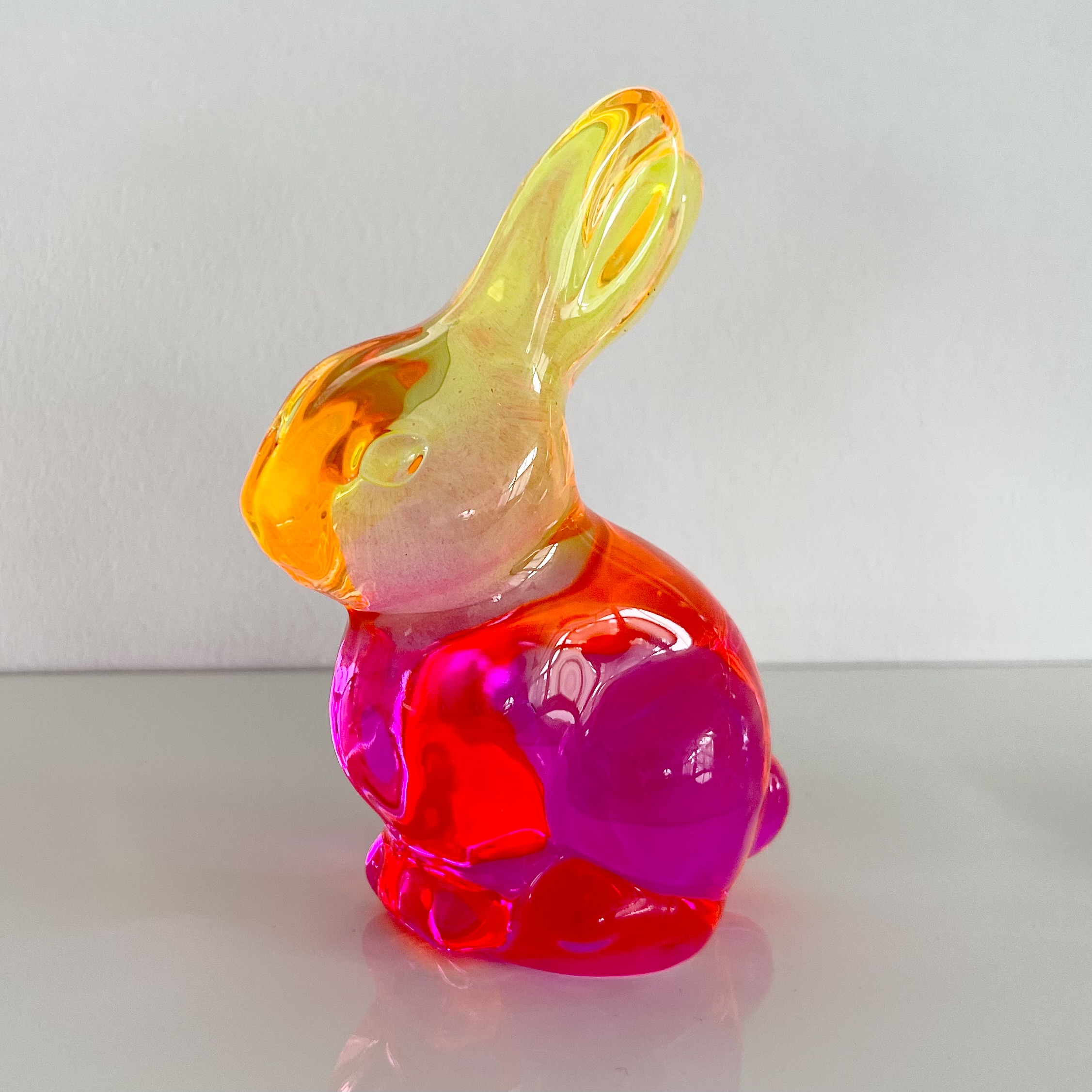 Honey Bunny, Hase, sitzend, neon orange